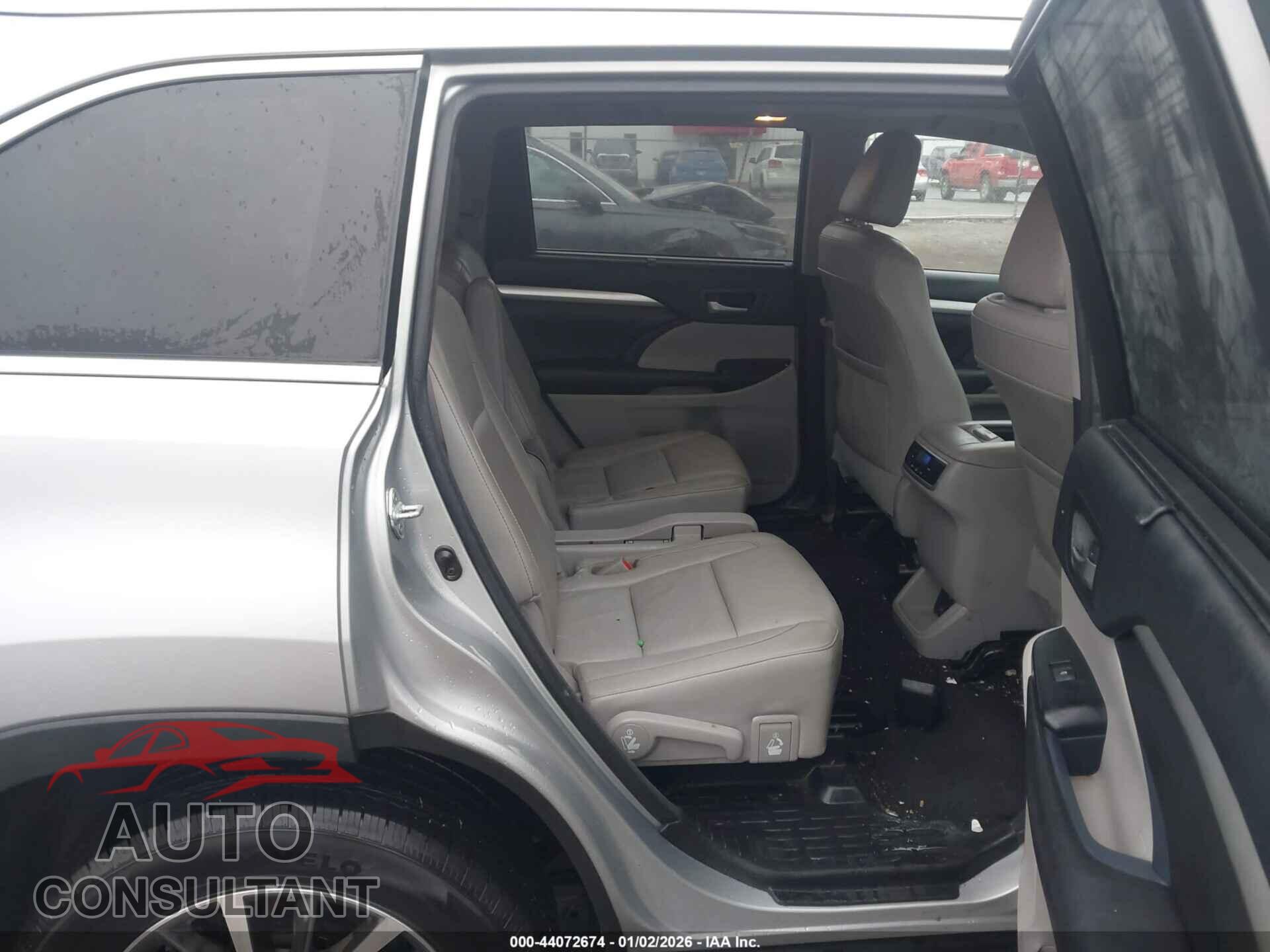 TOYOTA HIGHLANDER 2017 - 5TDKZRFH5HS518761
