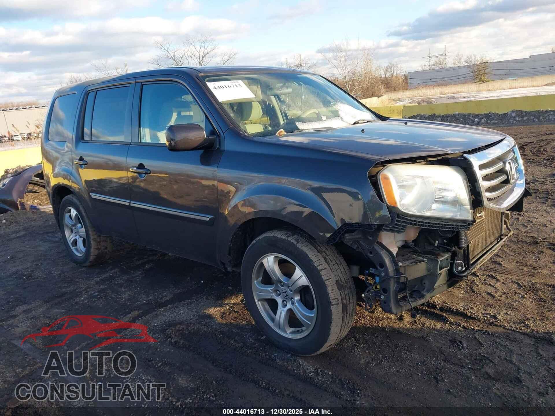 HONDA PILOT 2013 - 5FNYF4H48DB005258