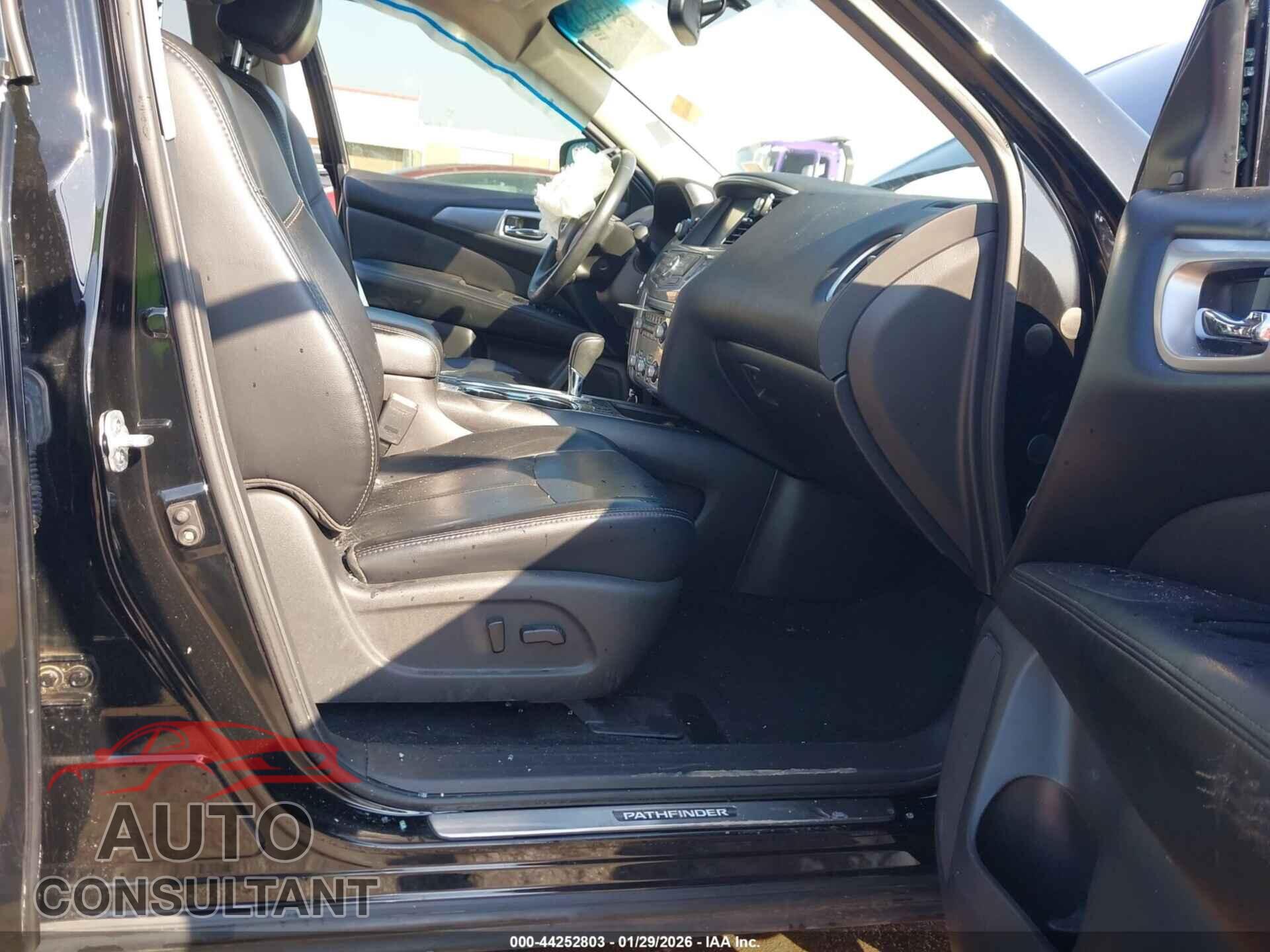 NISSAN PATHFINDER 2017 - 5N1DR2MN3HC612403