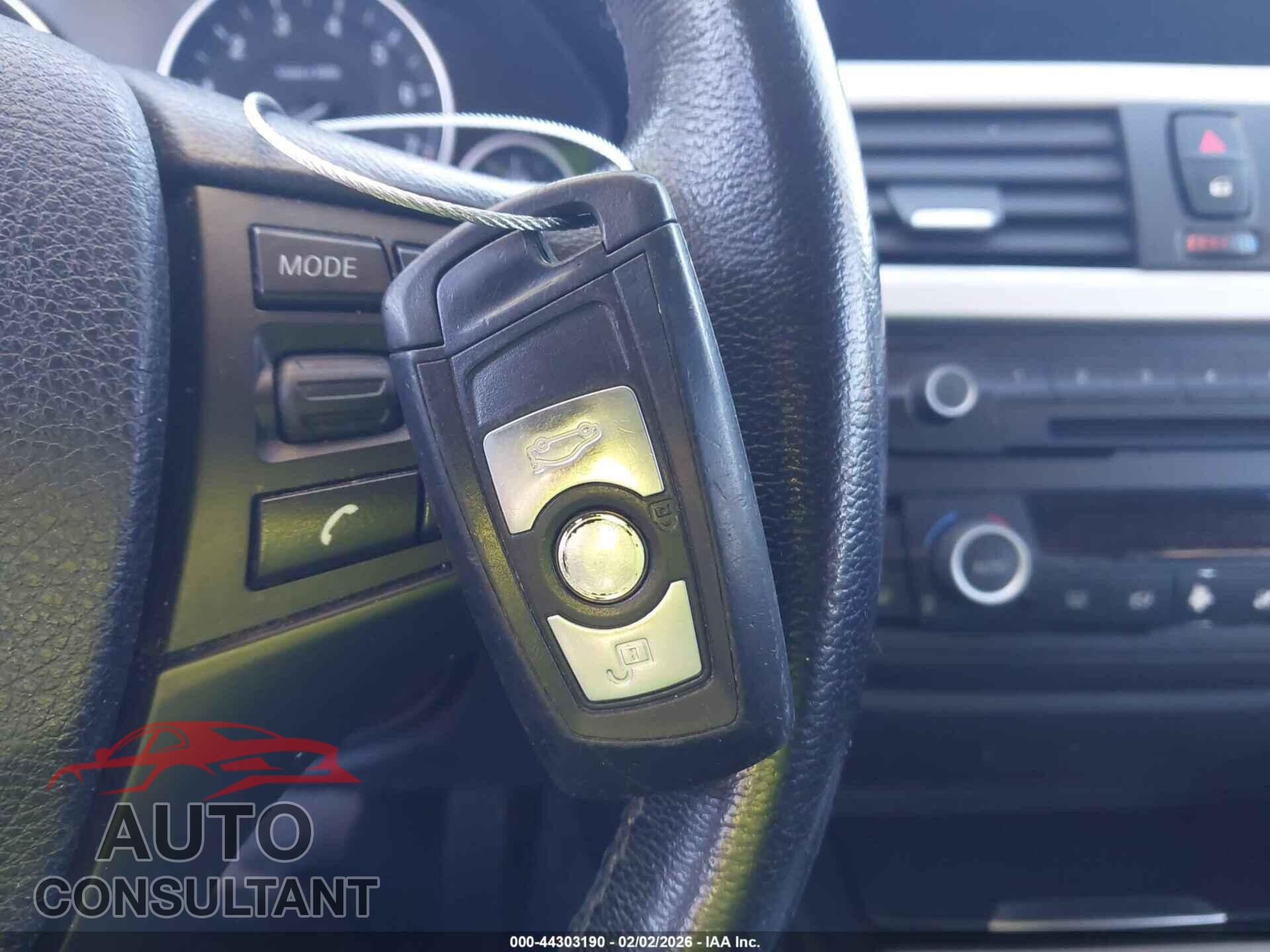BMW 320I 2013 - WBA3C3C51DF979170
