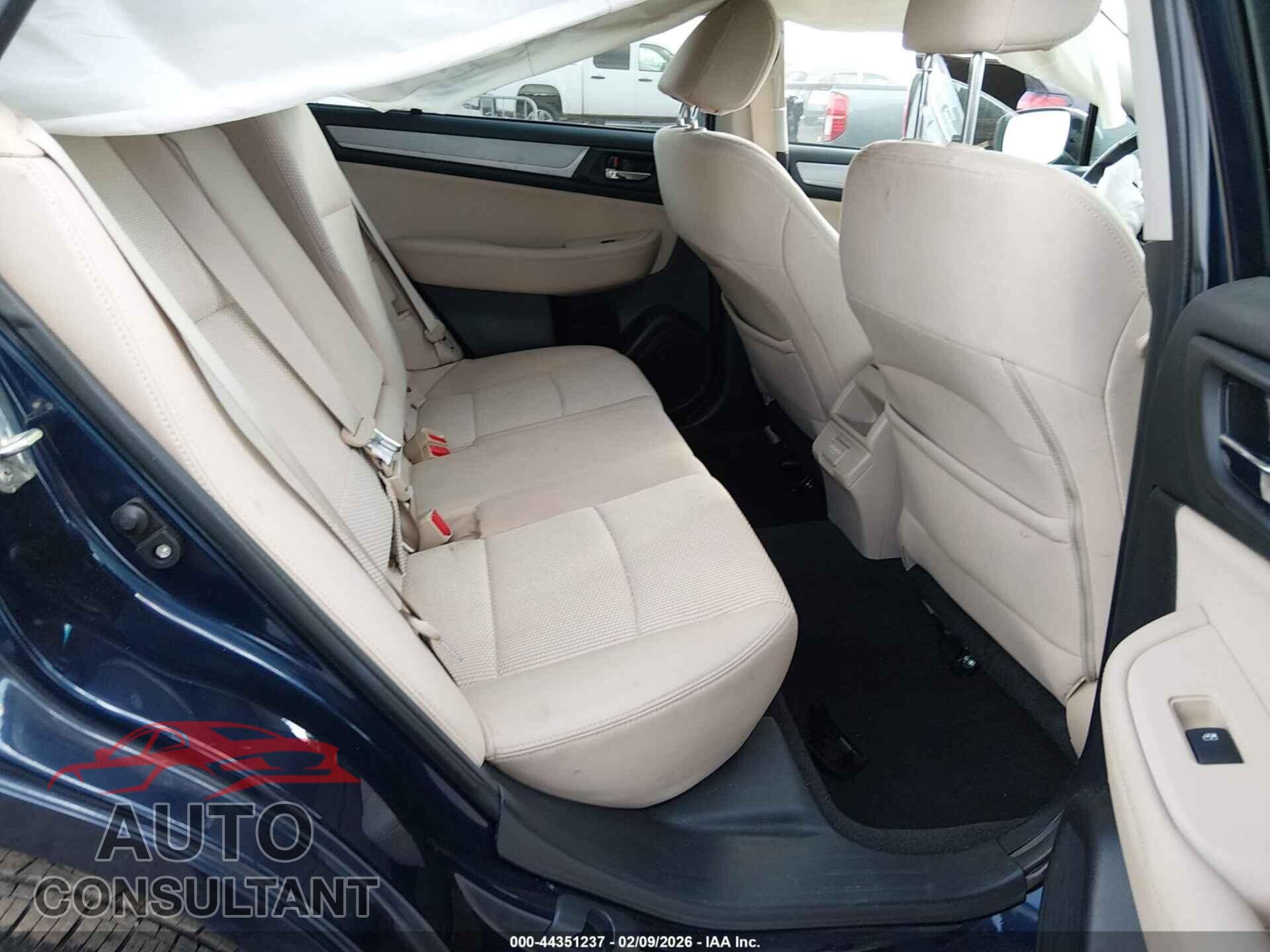 SUBARU OUTBACK 2018 - 4S4BSAHC9J3294565