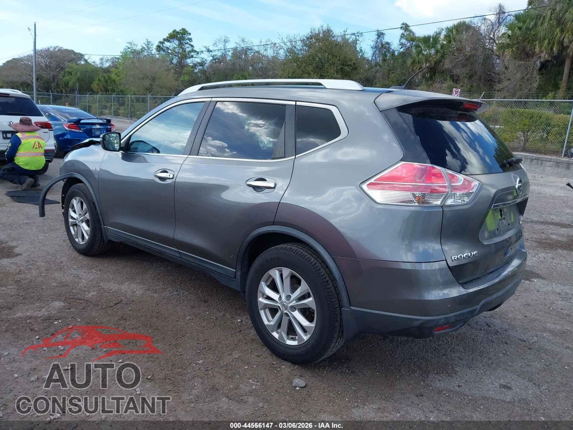 NISSAN ROGUE 2015 - KNMAT2MT7FP533295