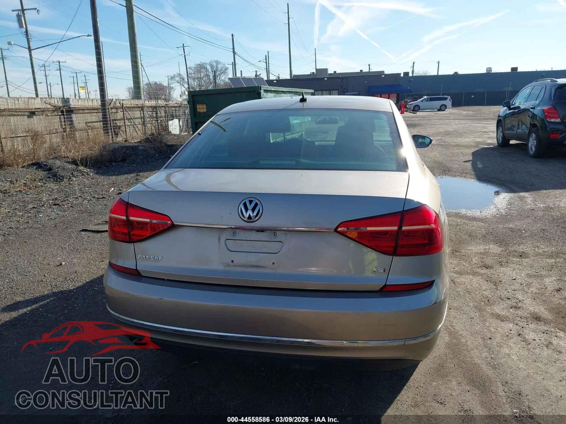 VOLKSWAGEN PASSAT 2016 - 1VWAT7A30GC011180