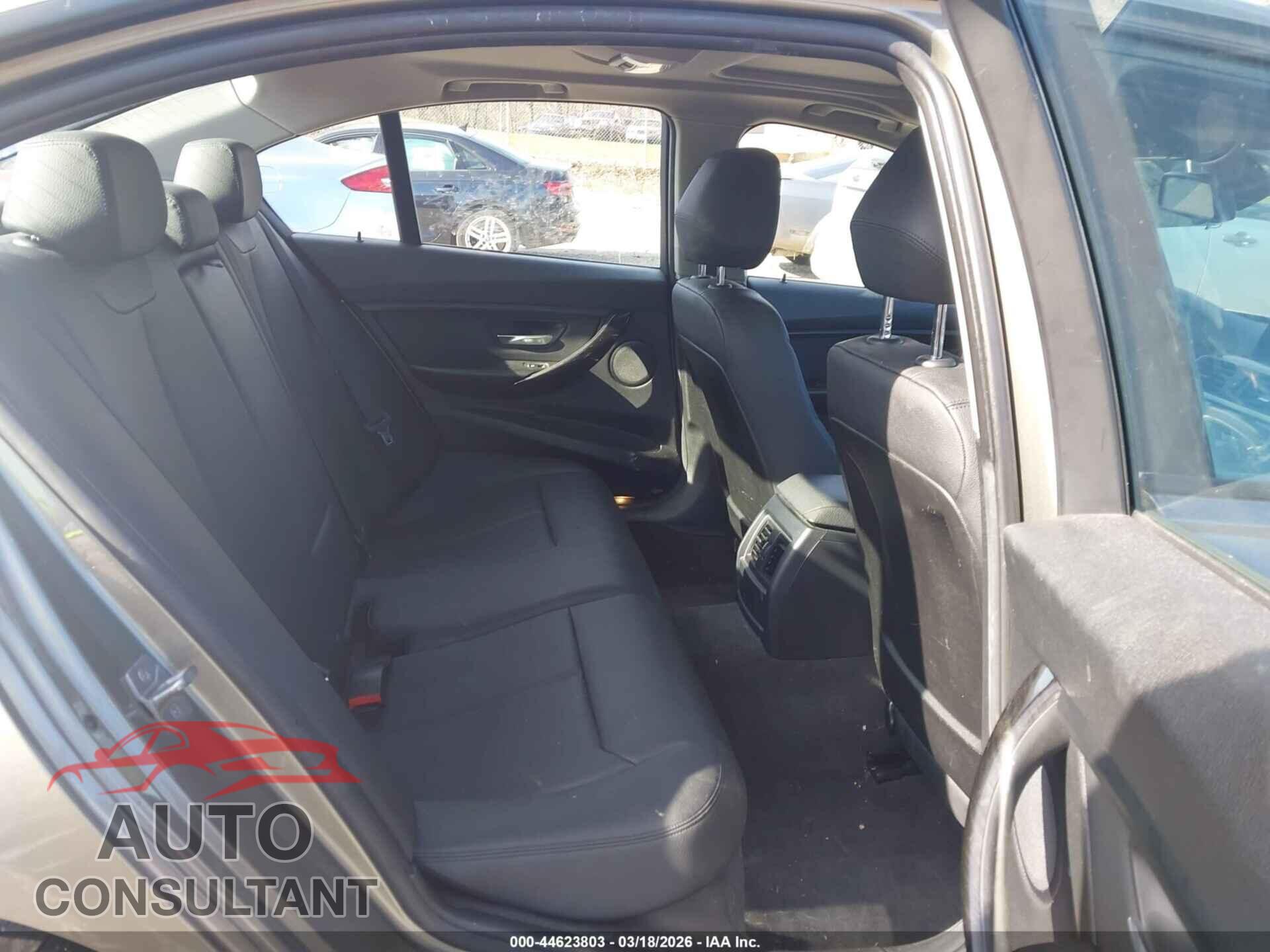 BMW 320I 2016 - WBA8E5G59GNT40177