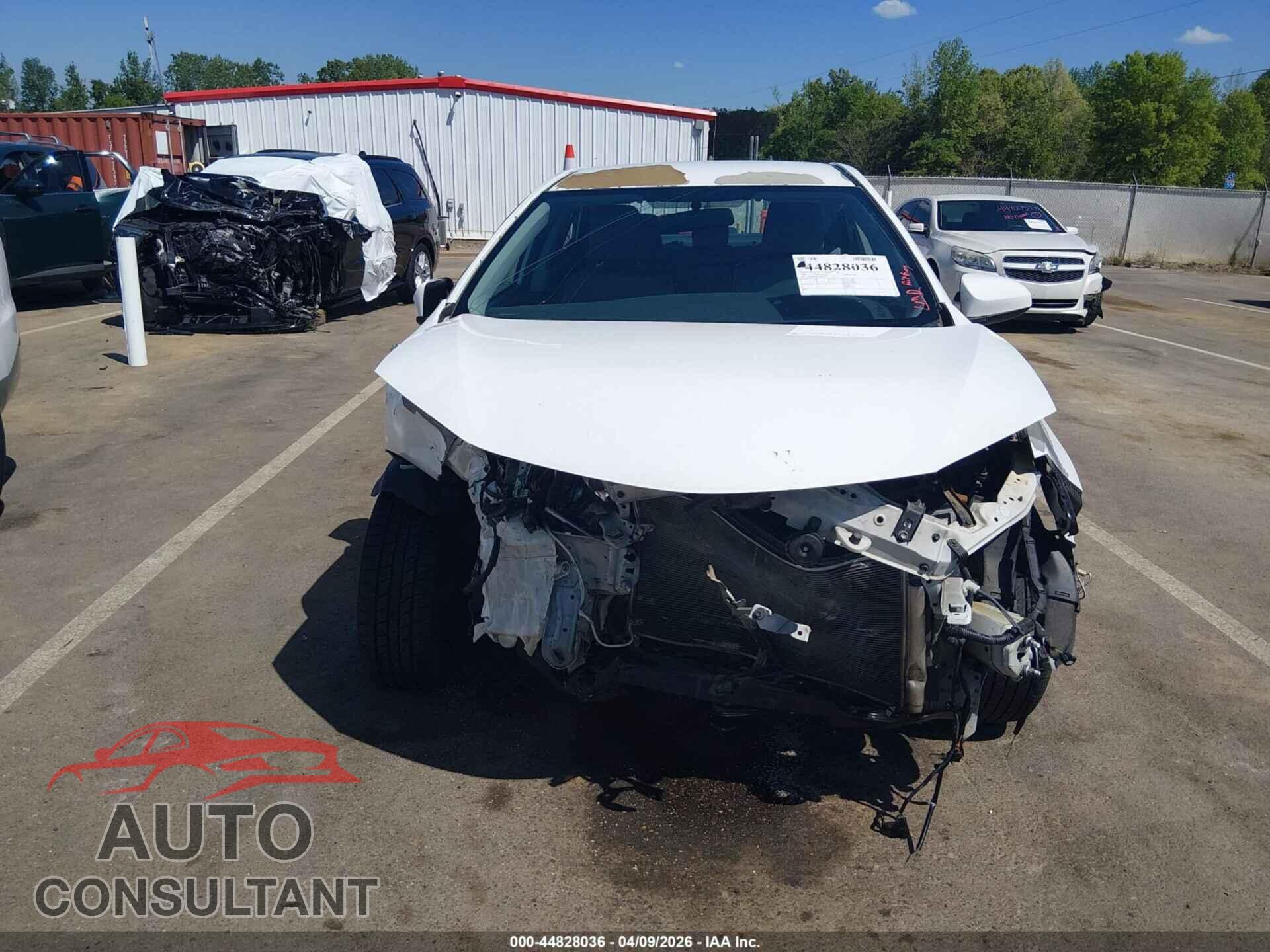 TOYOTA COROLLA 2015 - 5YFBURHE2FP221177
