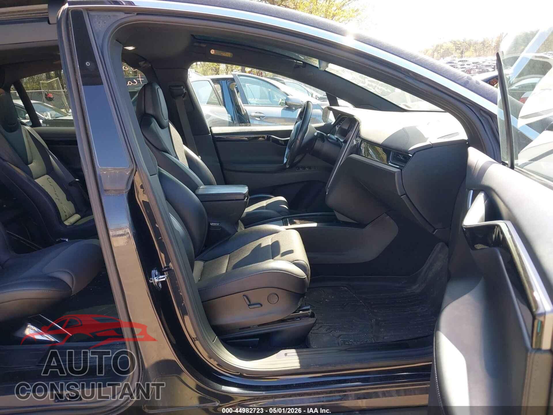 TESLA MODEL X 2018 - 5YJXCBE2XJF109001