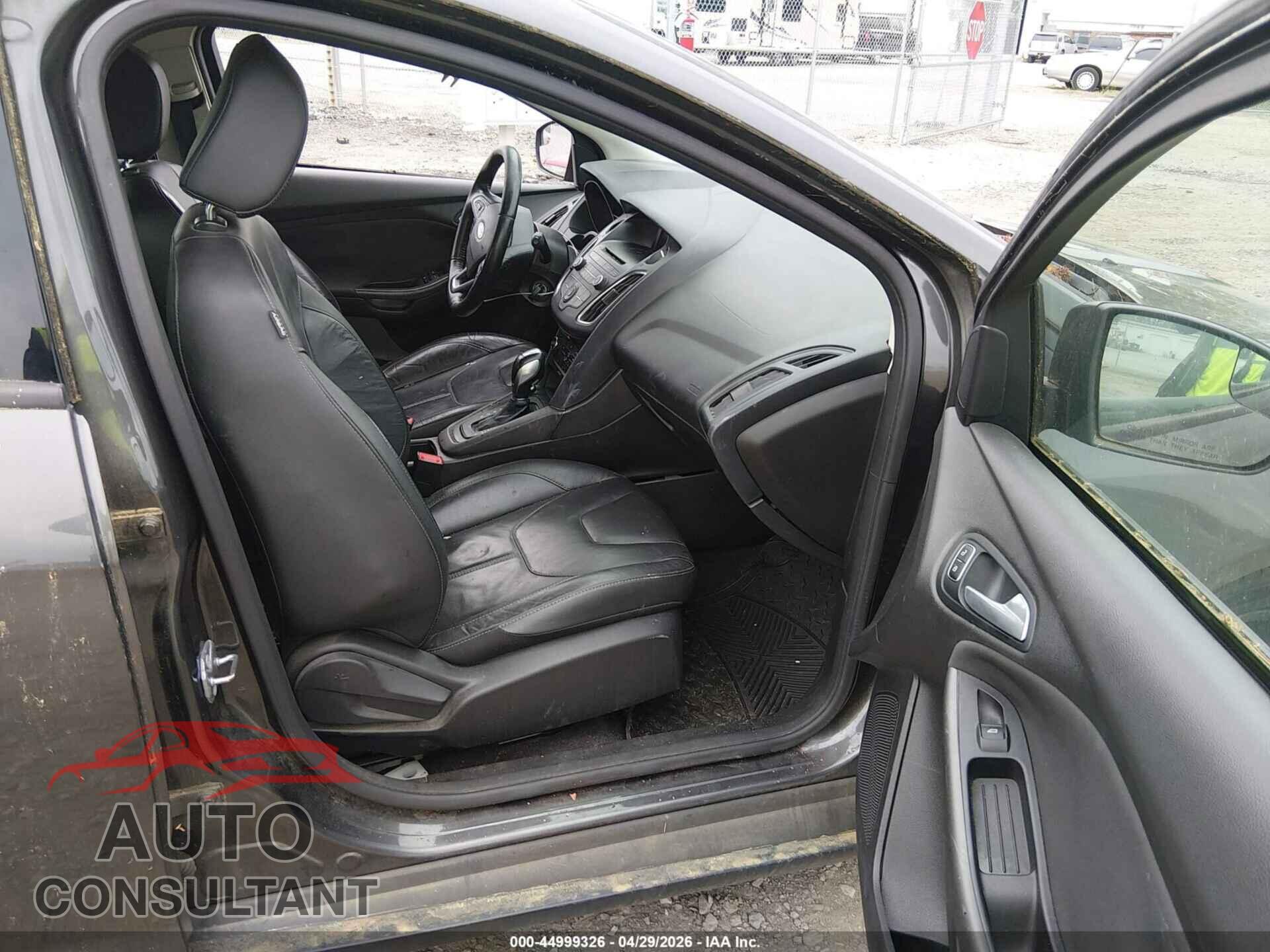 FORD FOCUS 2016 - 1FADP3K25GL332902
