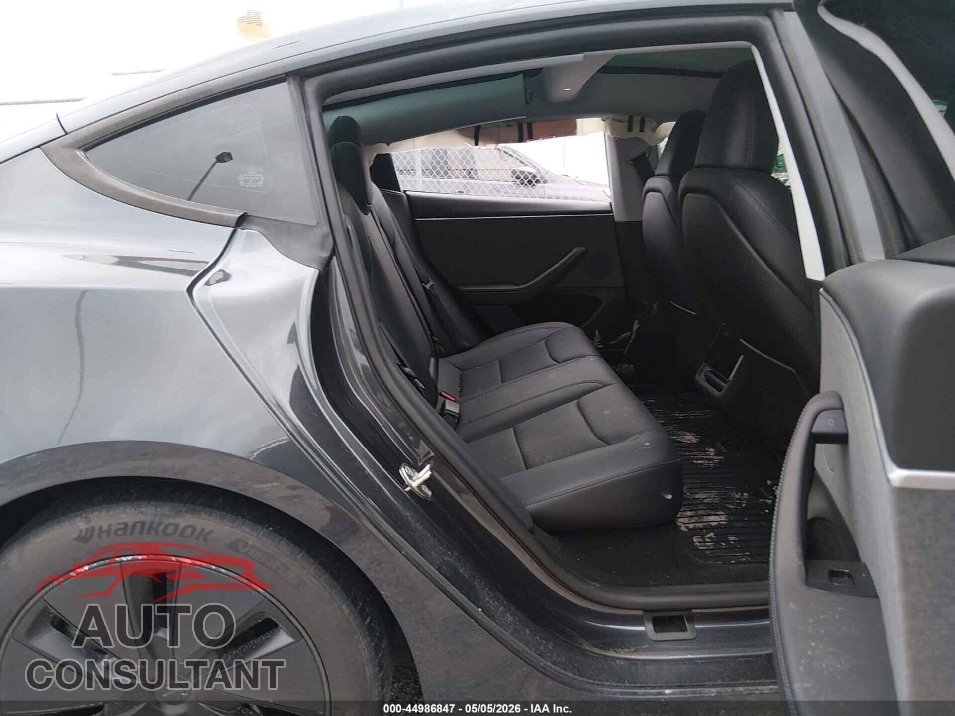 TESLA MODEL 3 2024 - 5YJ3E1EA5RF755830