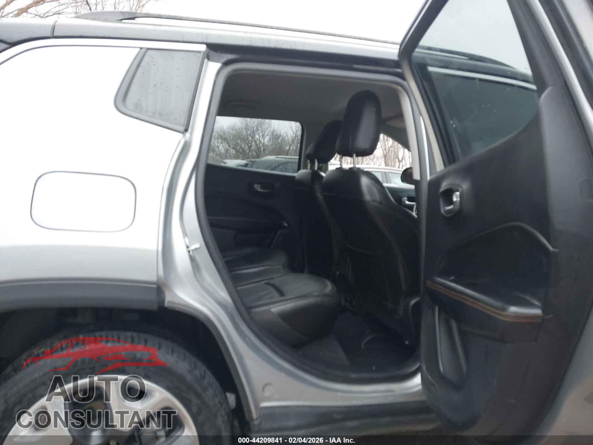 JEEP COMPASS 2021 - 3C4NJDCB8MT604508