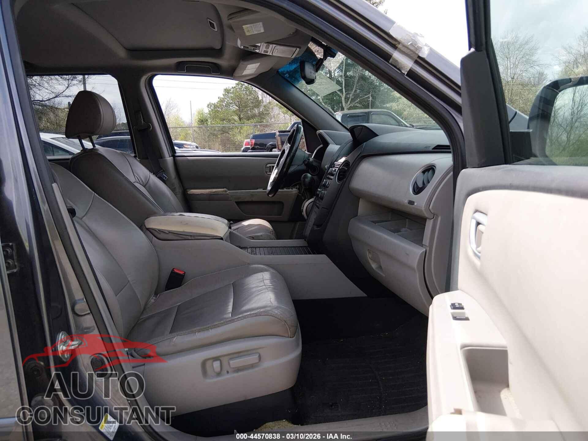 HONDA PILOT 2015 - 5FNYF3H52FB002619
