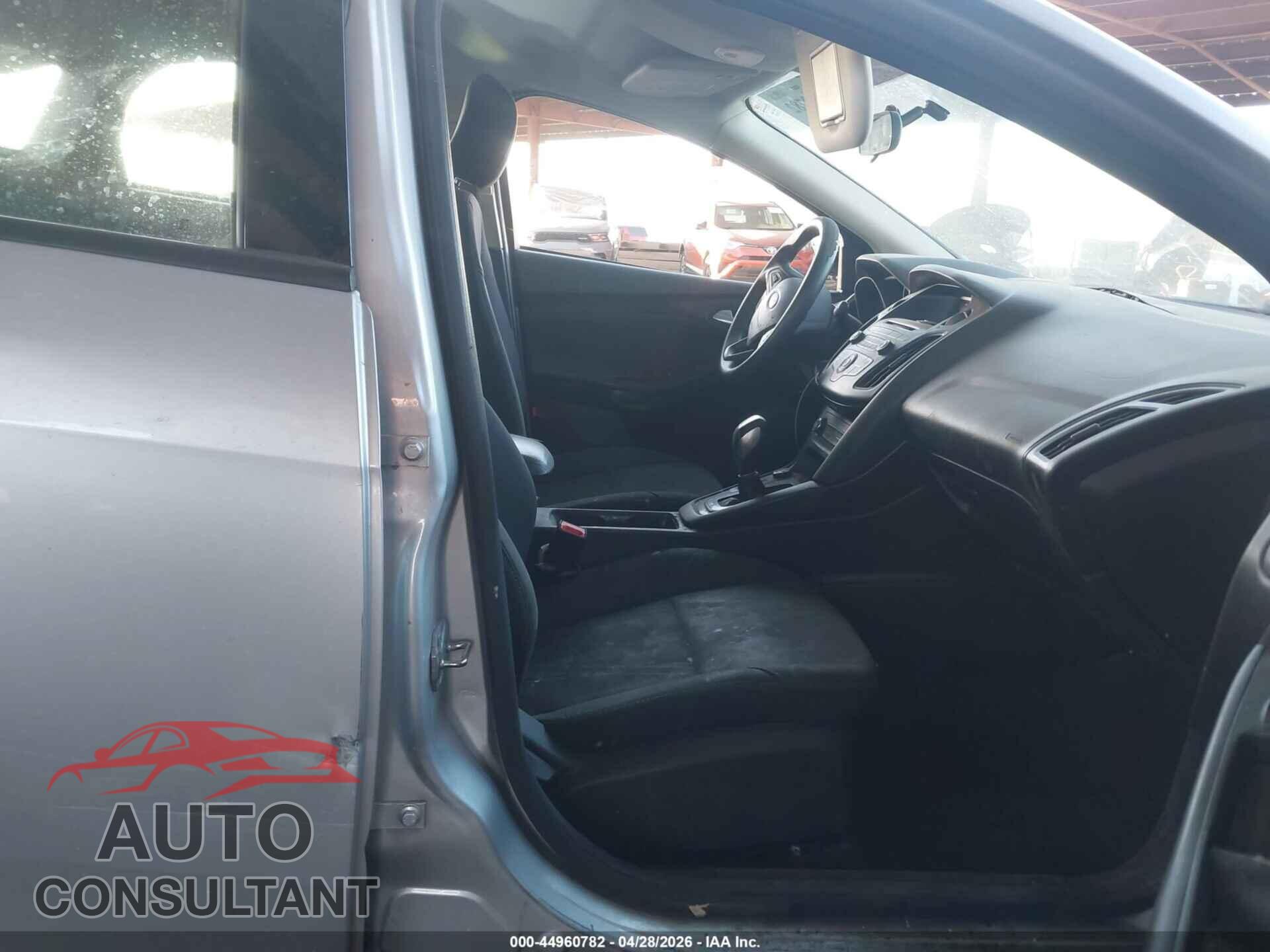 FORD FOCUS 2016 - 1FADP3F26GL319621