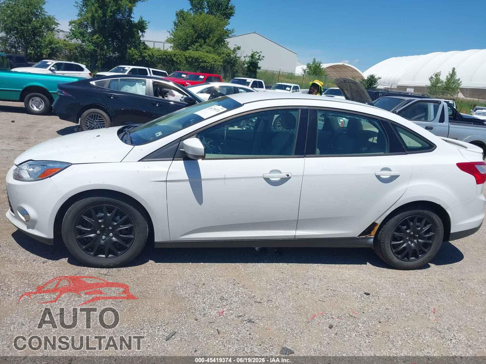 FORD FOCUS 2012 - 1FAHP3F2XCL174627