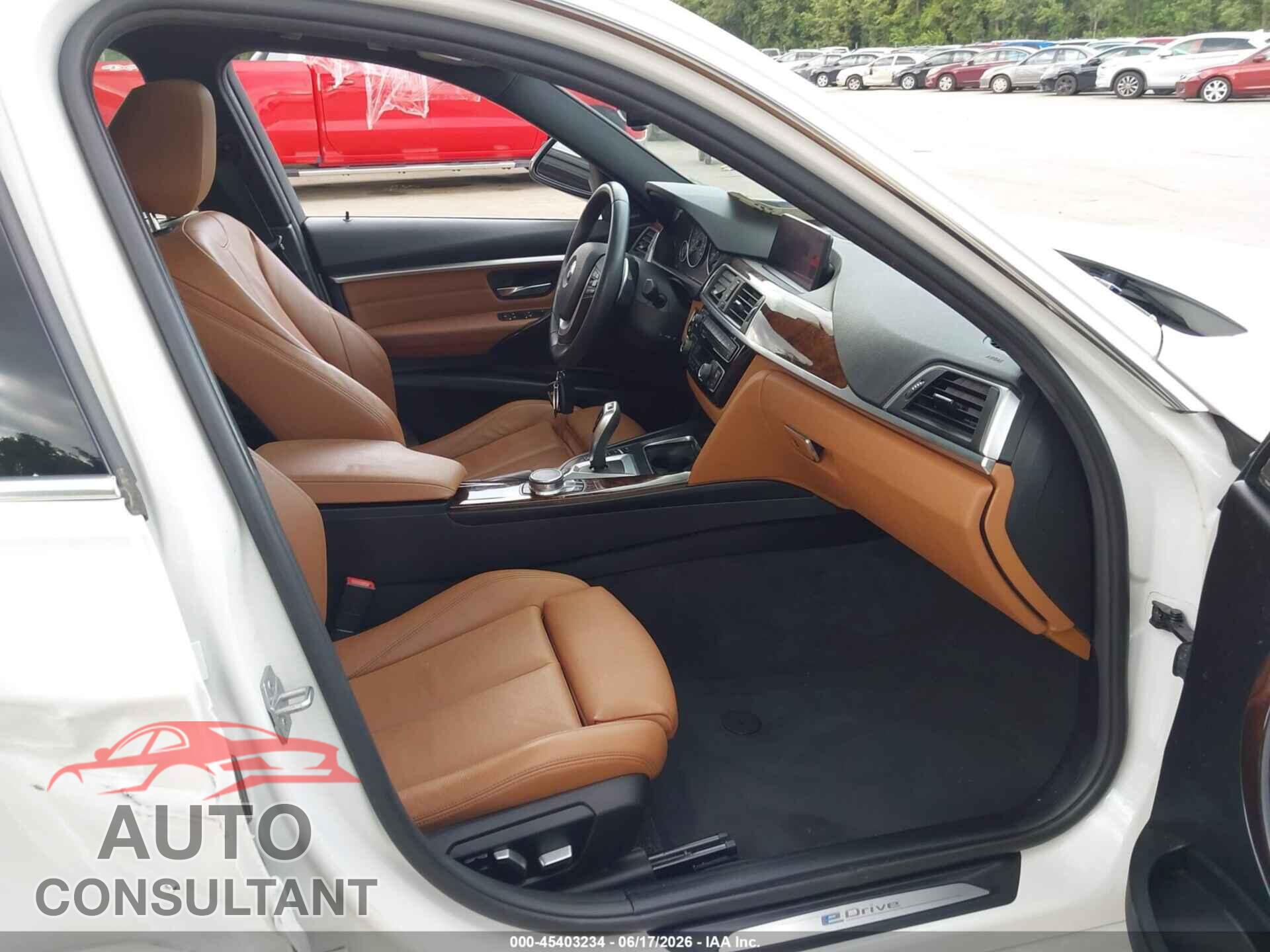 BMW 330E 2017 - WBA8E1C31HA158933