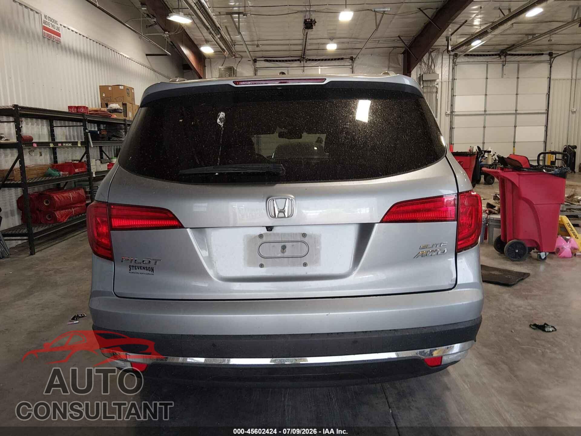 HONDA PILOT 2017 - 5FNYF6H04HB020077