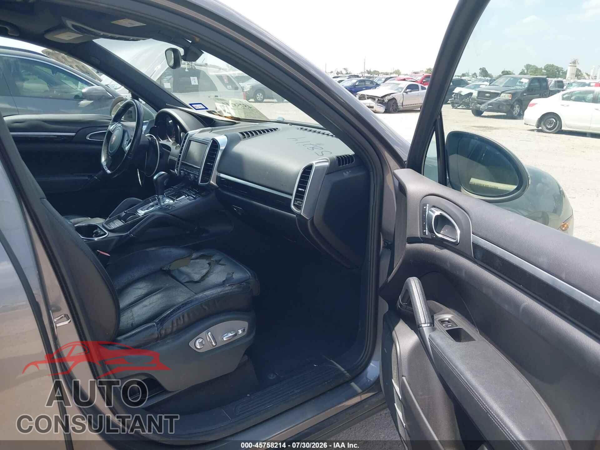 PORSCHE CAYENNE 2012 - WP1AA2A22CLA02301