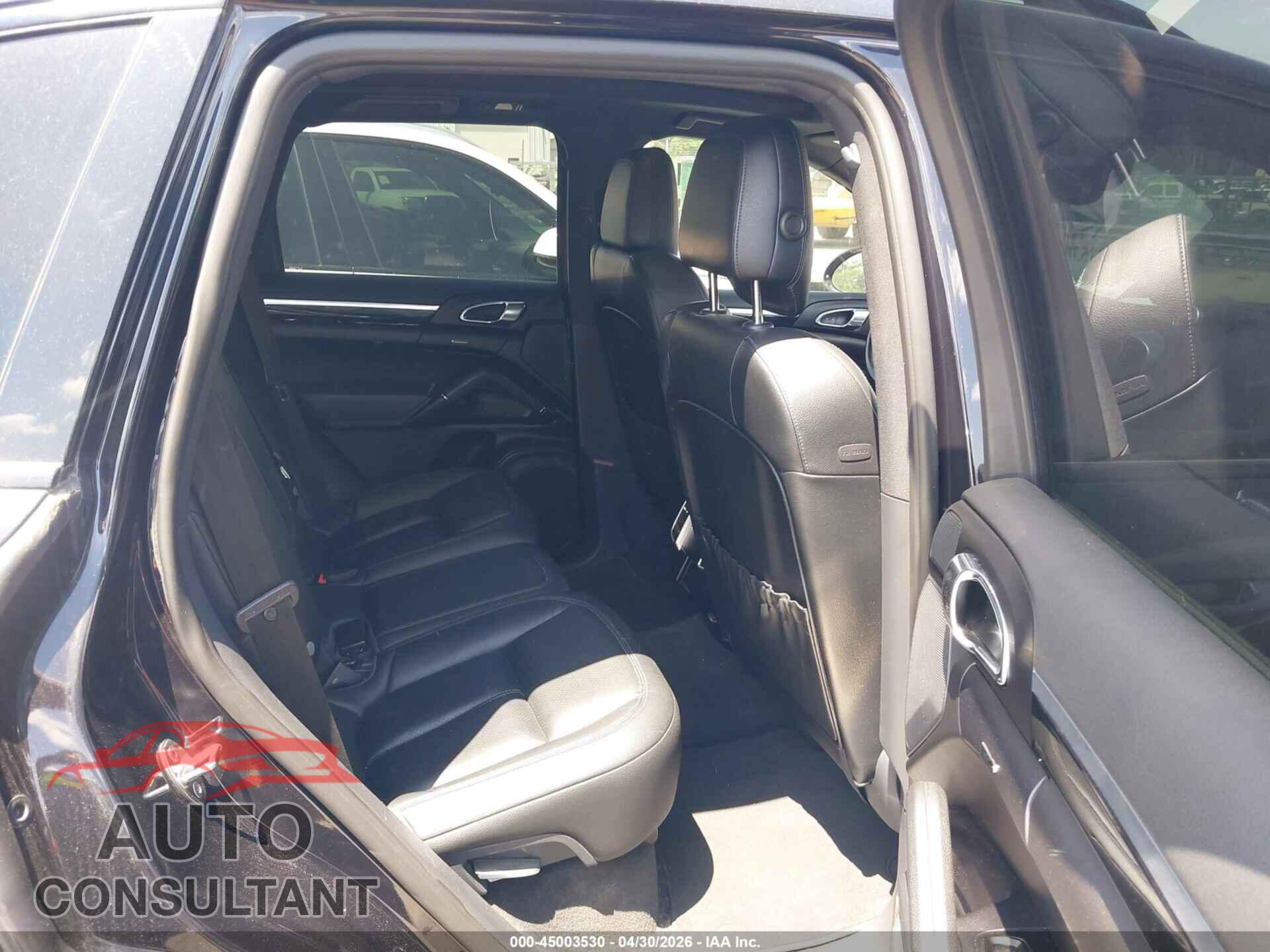 PORSCHE CAYENNE 2017 - WP1AA2A29HKA85786