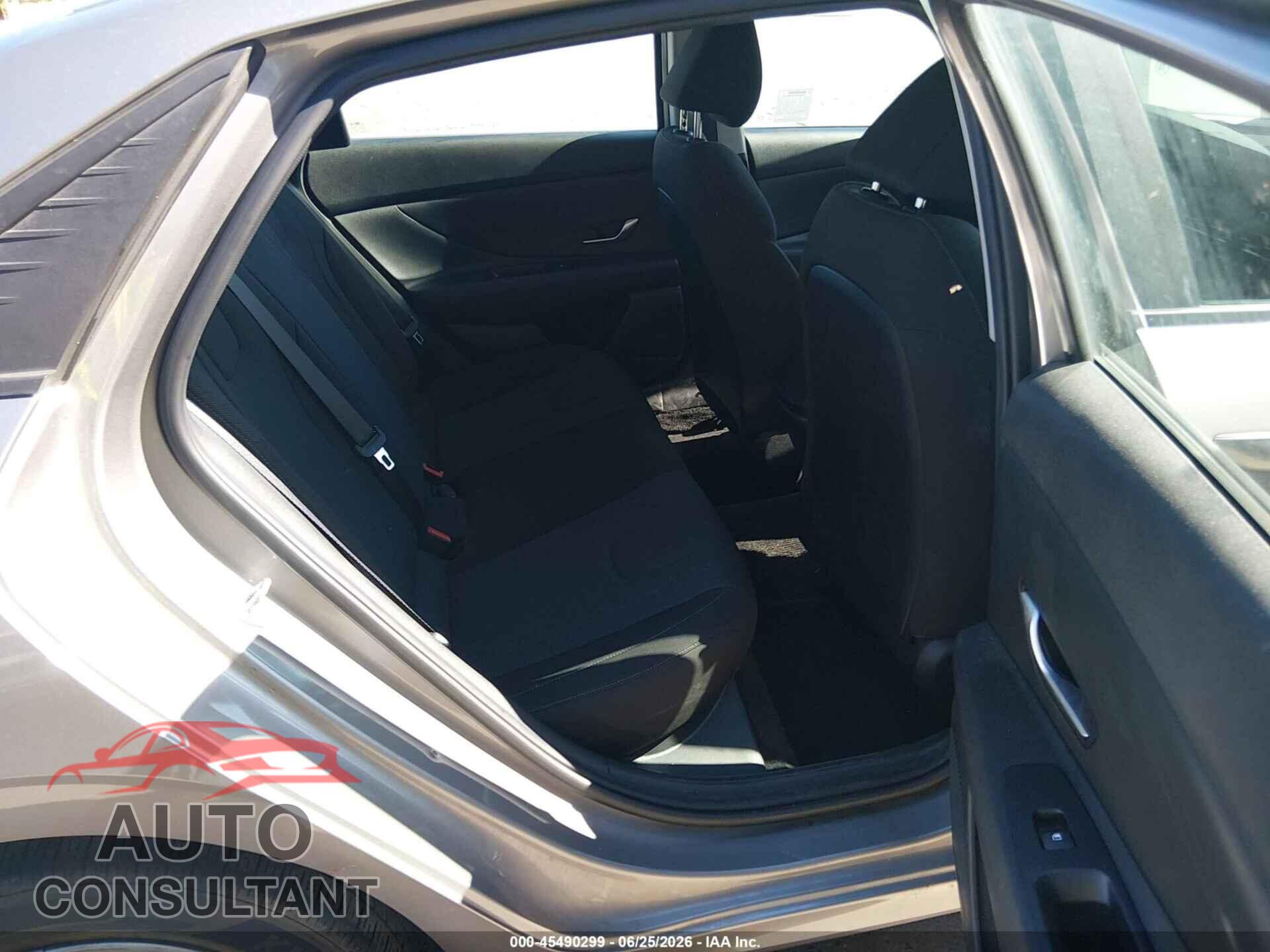 HYUNDAI ELANTRA 2023 - KMHLL4AG3PU630133