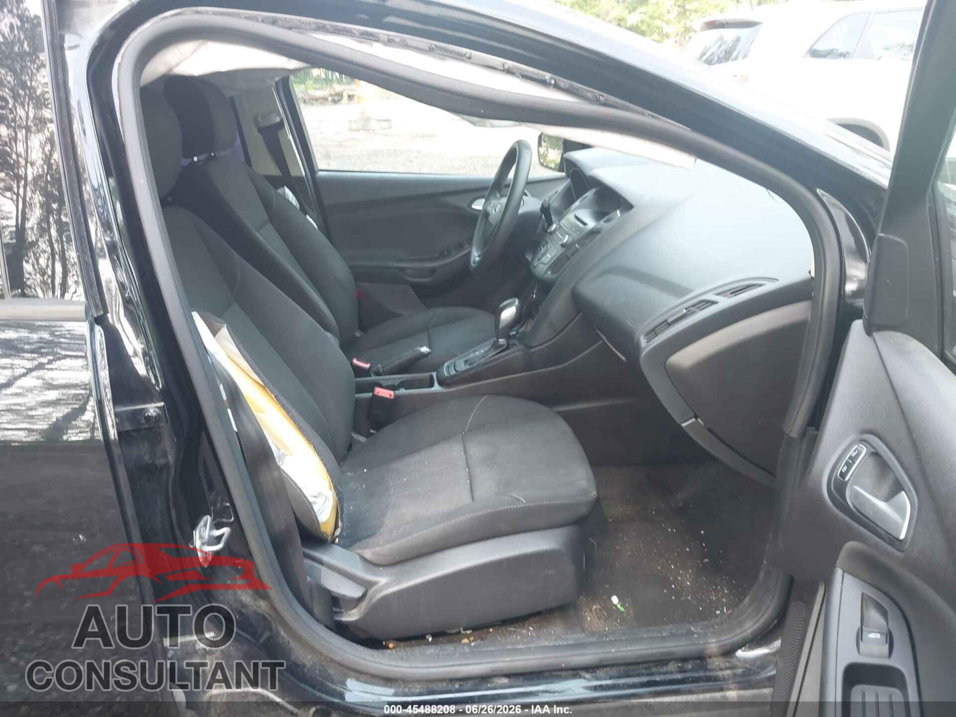 FORD FOCUS 2017 - 1FADP3F28HL266549