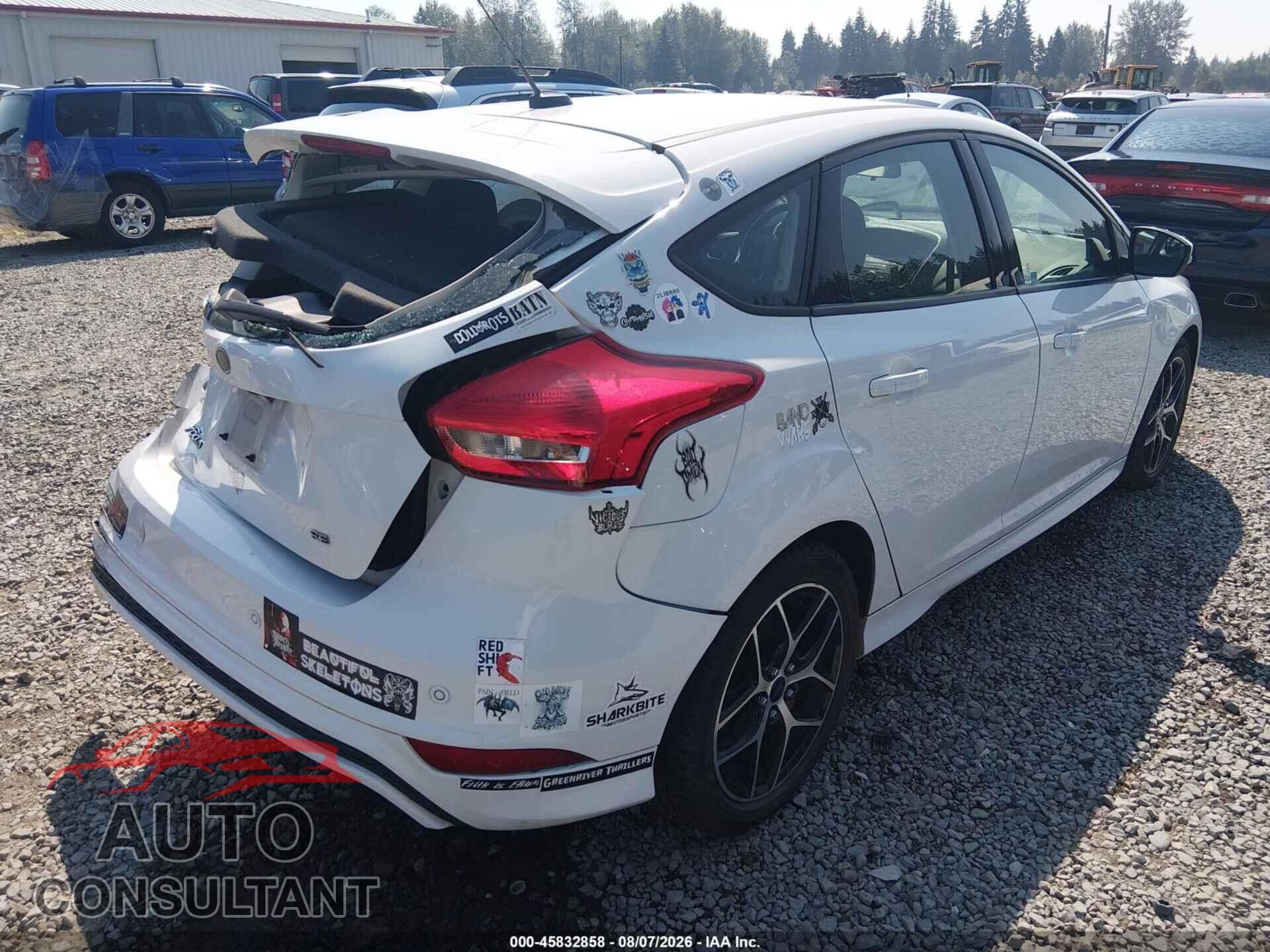 FORD FOCUS 2016 - 1FADP3K28GL247259