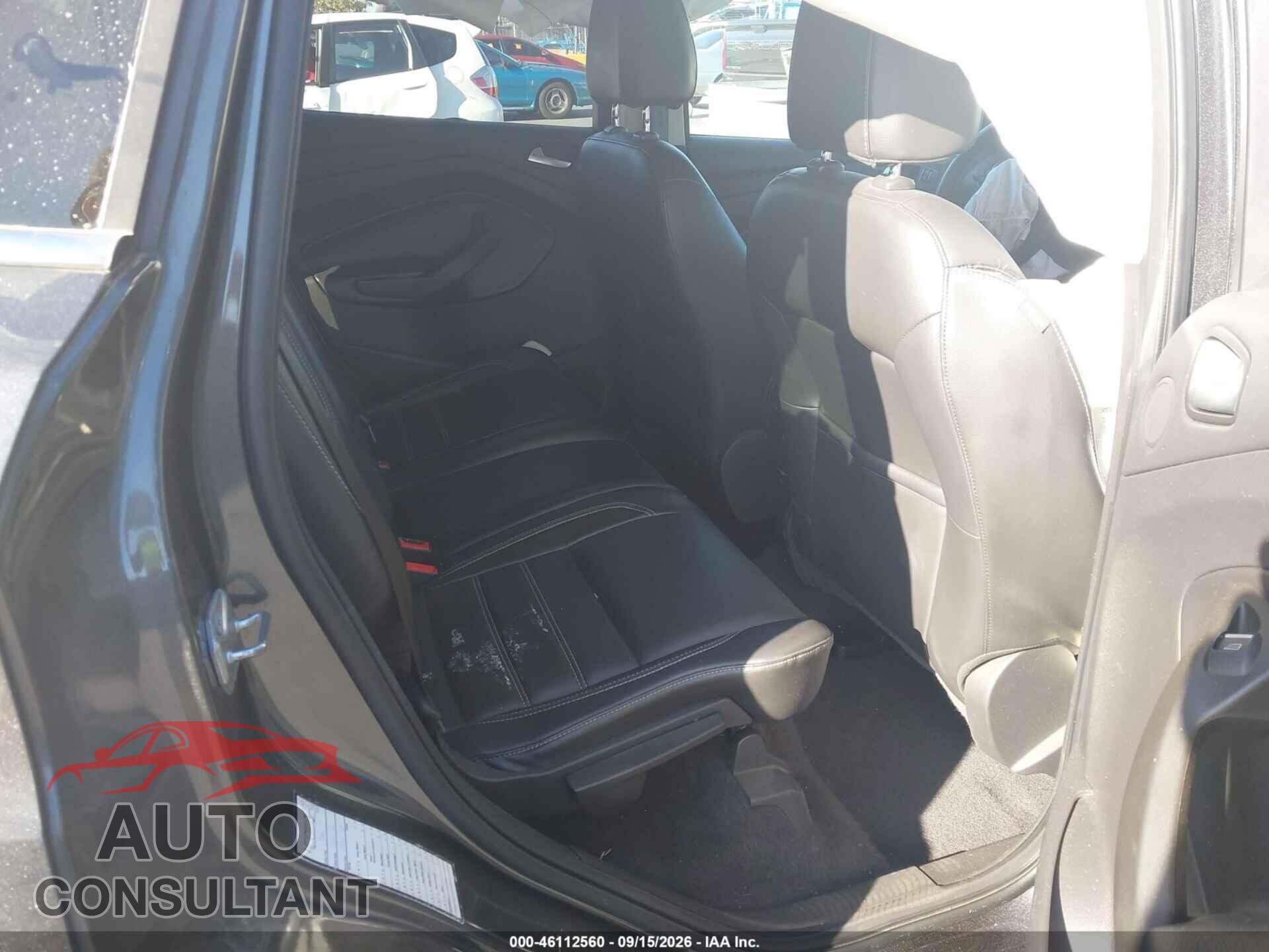 FORD ESCAPE 2017 - 1FMCU9J95HUB03899