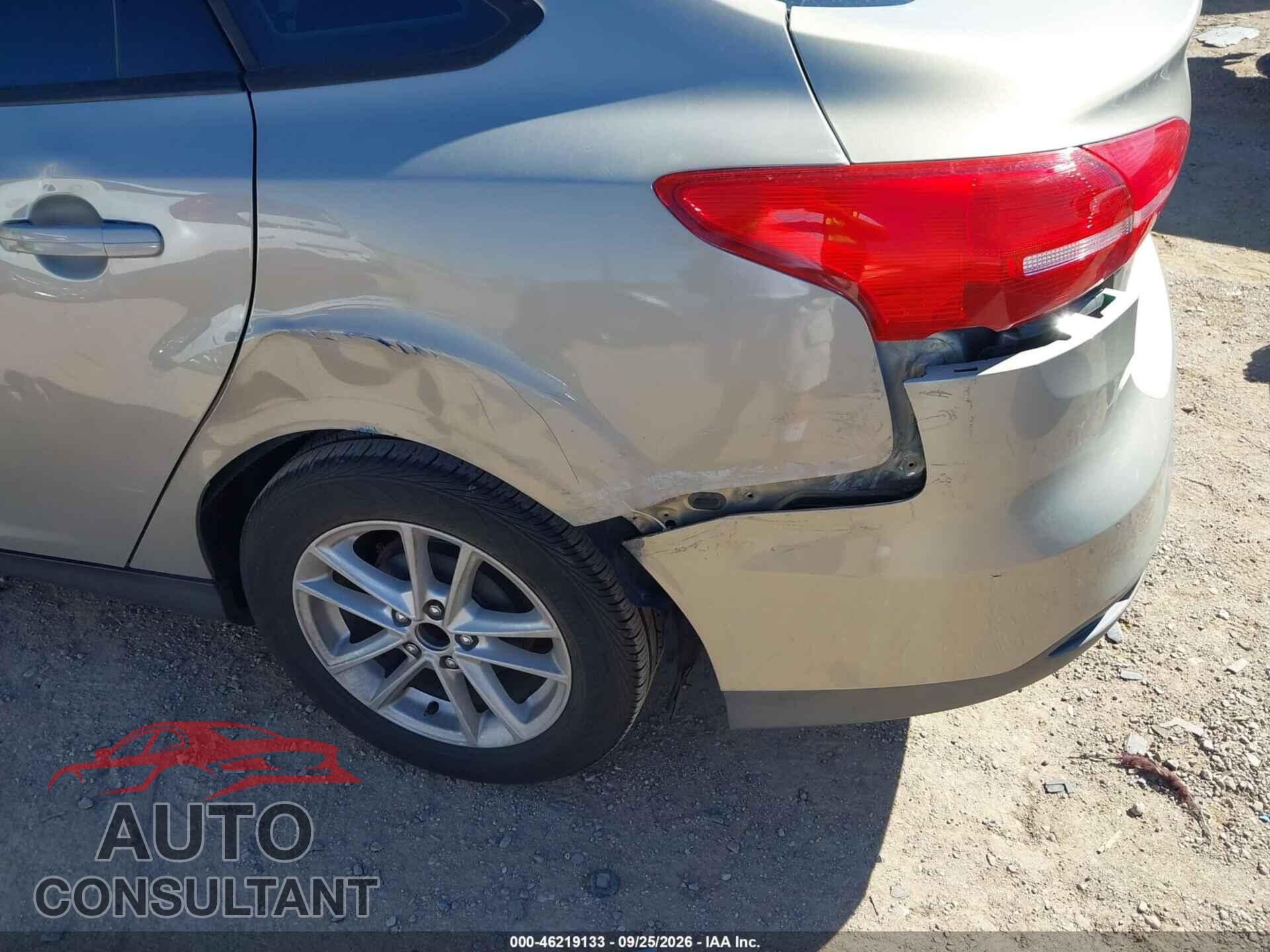 FORD FOCUS 2016 - 1FADP3F22GL365446