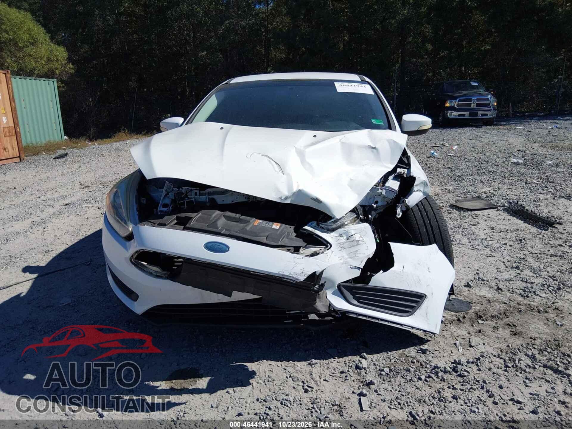 FORD FOCUS 2017 - 1FADP3F26HL309365