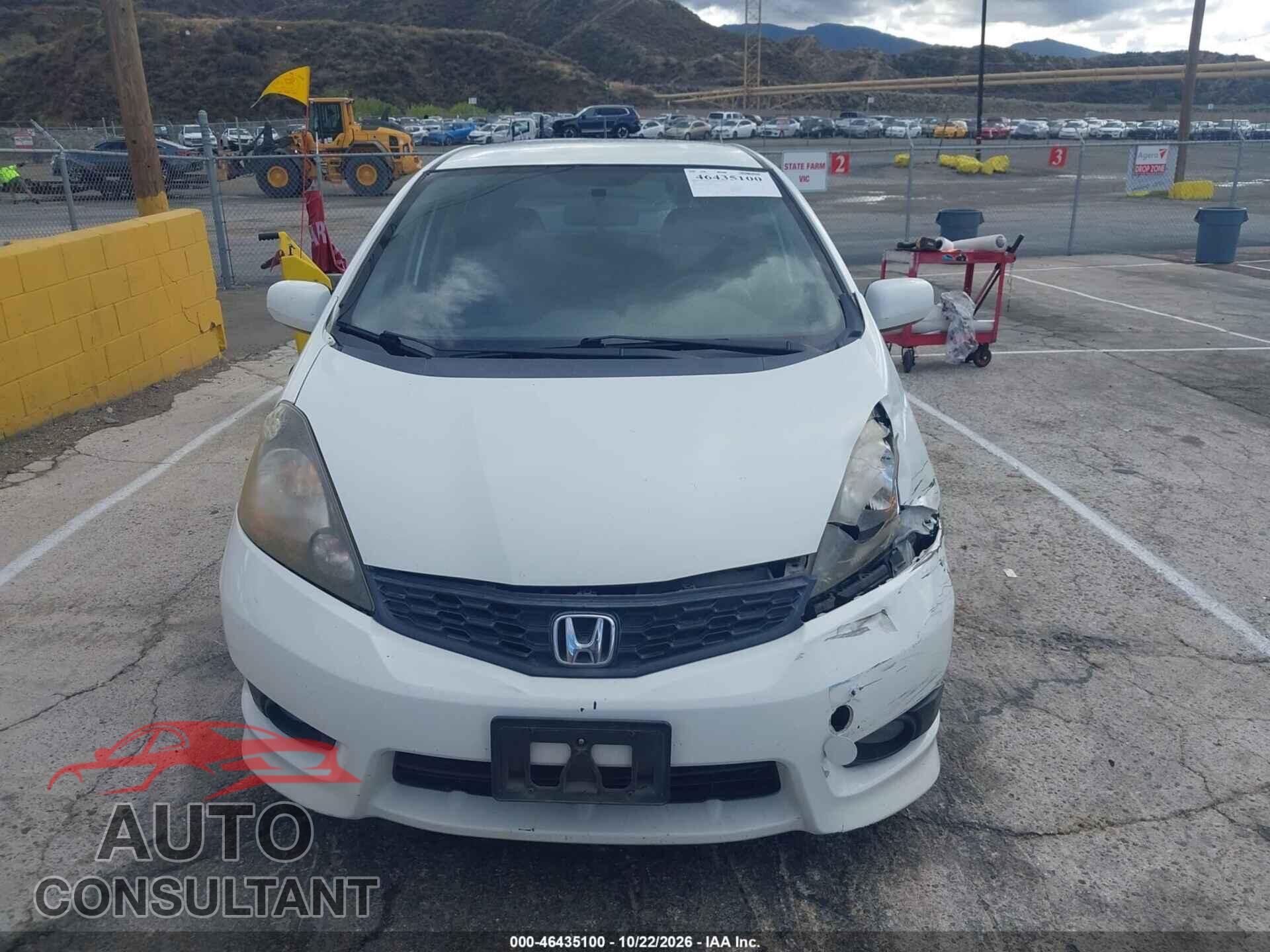 HONDA FIT 2013 - JHMGE8G50DC077681