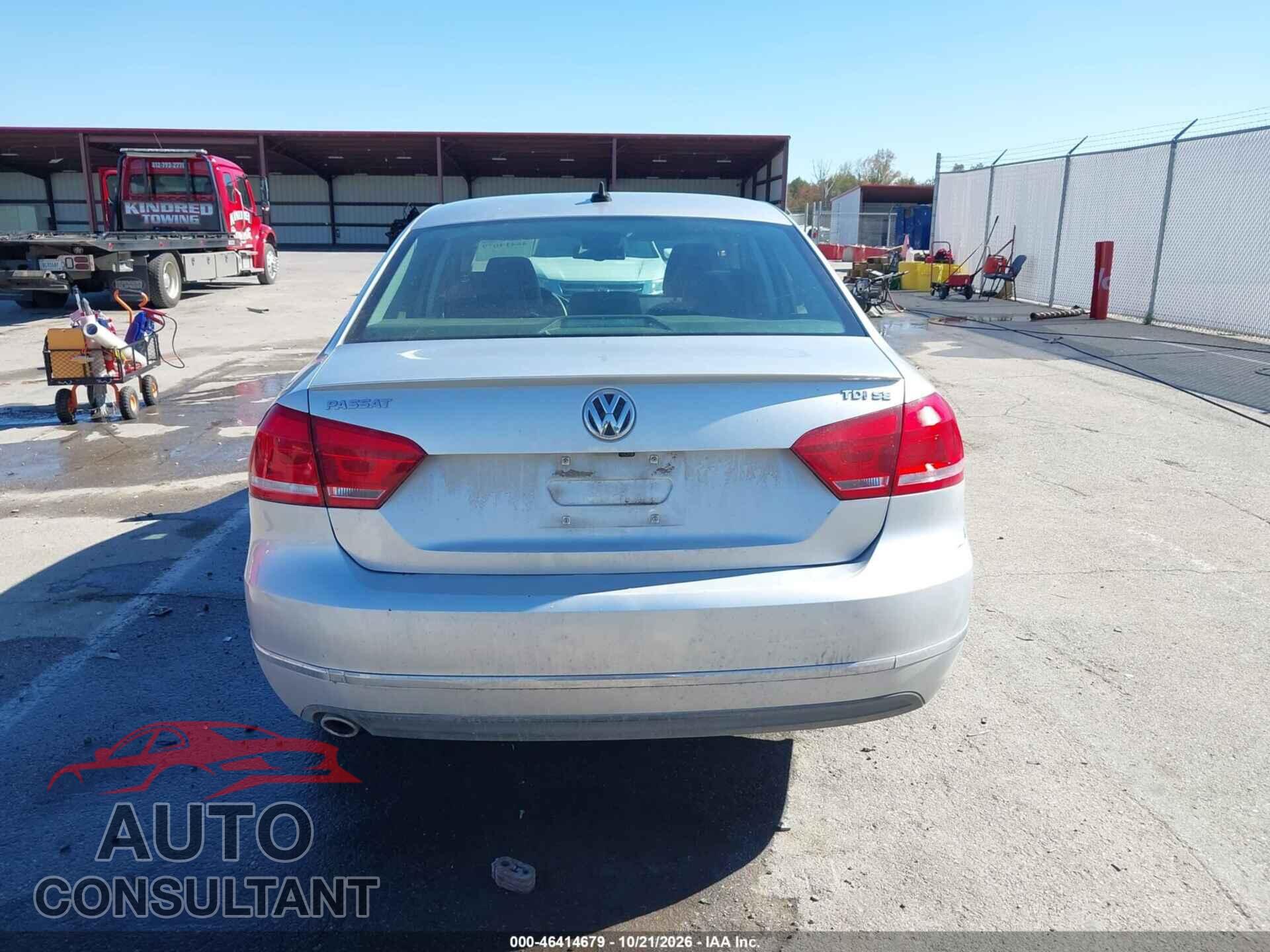 VOLKSWAGEN PASSAT 2014 - 1VWBN7A33EC002890