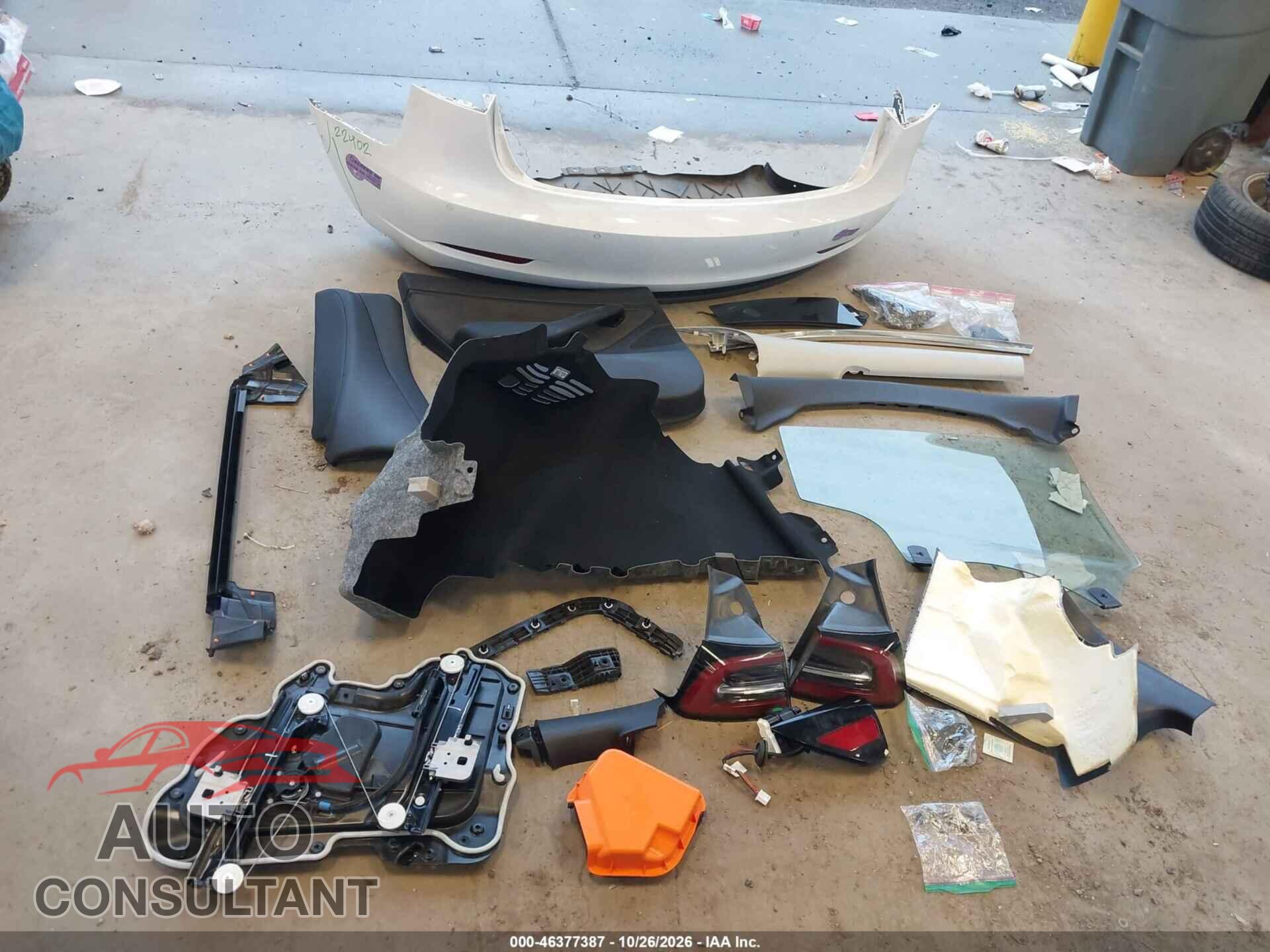 TESLA MODEL 3 2018 - 5YJ3E1EA4JF047167