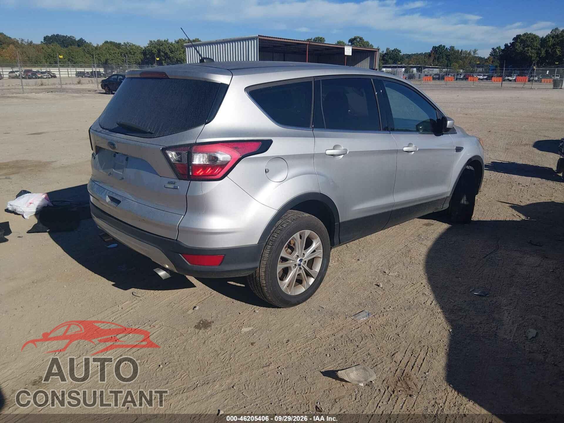 FORD ESCAPE 2017 - 1FMCU9GD4HUD08528