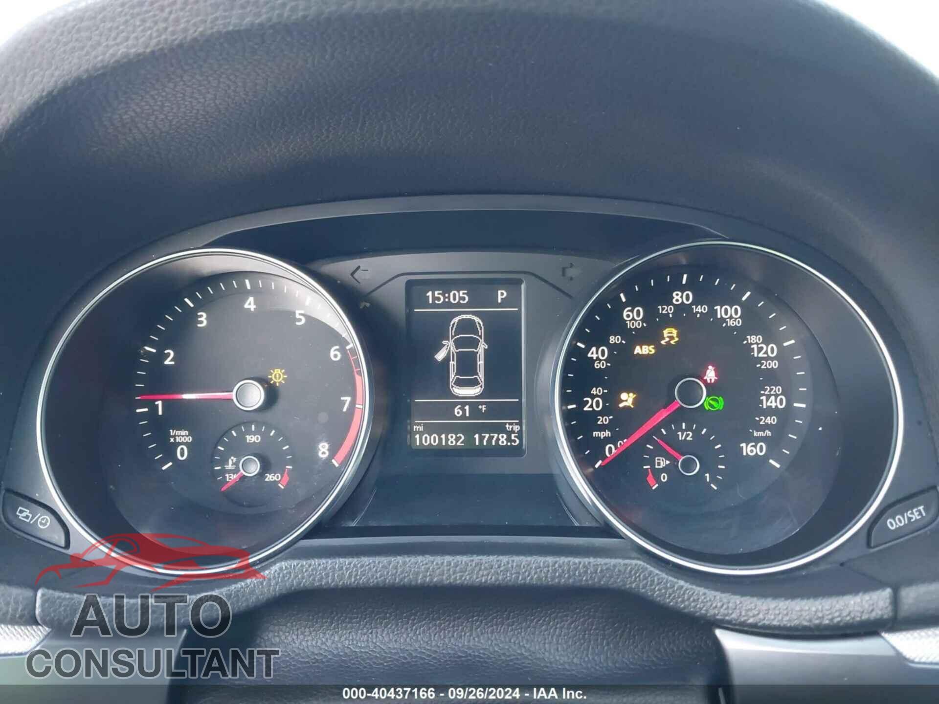 VOLKSWAGEN PASSAT 2018 - 1VWAA7A30JC005991