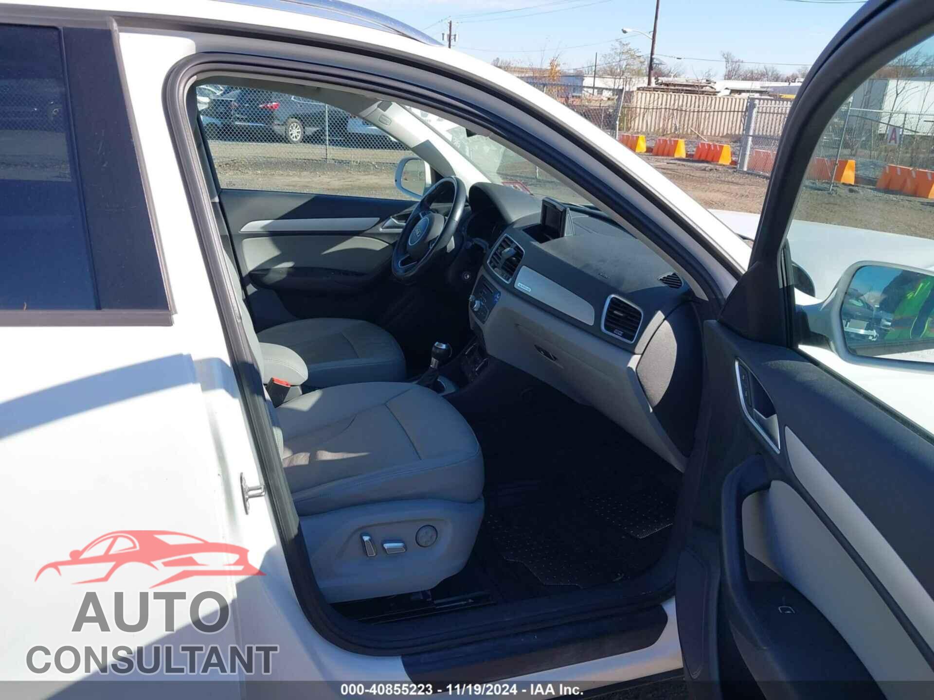 AUDI Q3 2017 - WA1ECCFS3HR014323