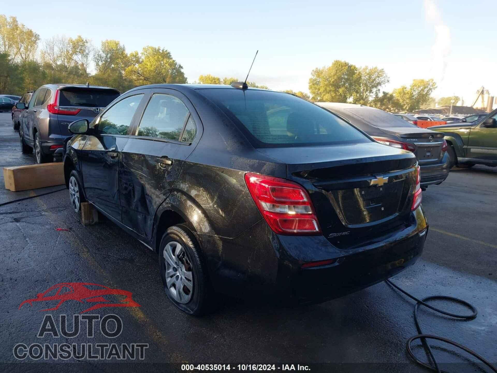 CHEVROLET SONIC 2017 - 1G1JB5SH4H4137597