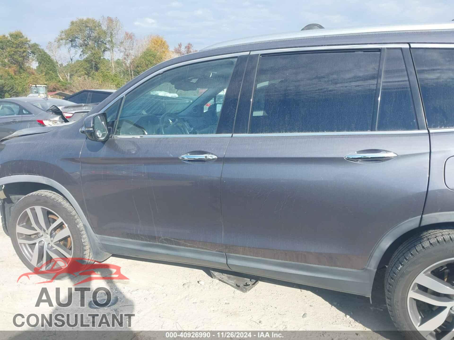 HONDA PILOT 2017 - 5FNYF6H97HB040581