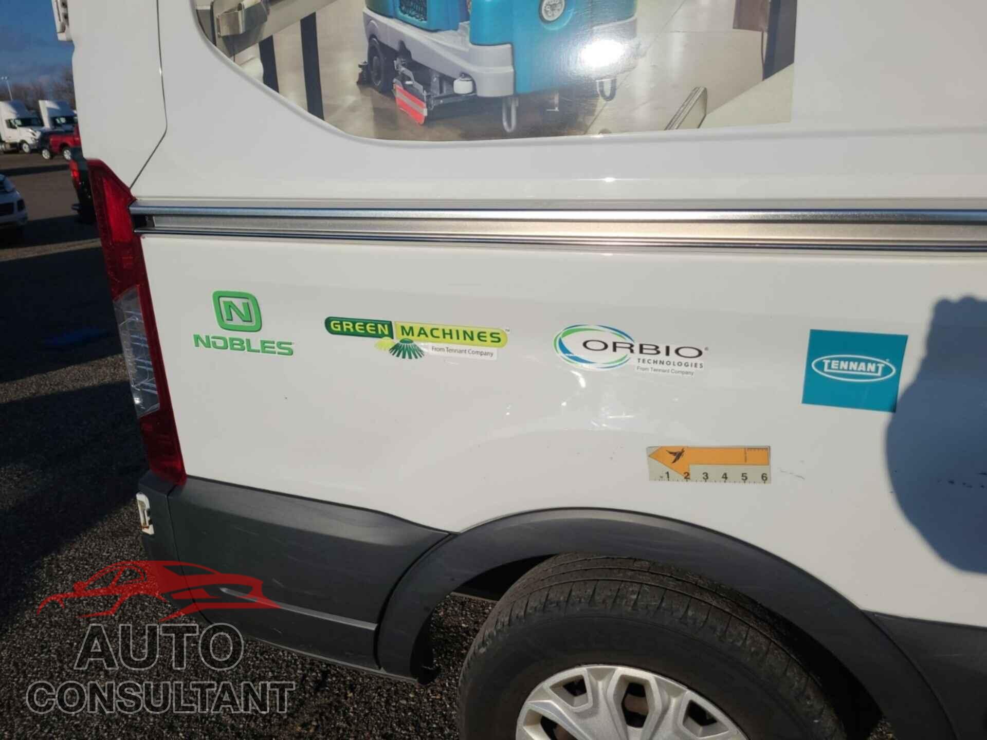 FORD TRANSIT 2018 - 1FTYE1YM1JKB52232