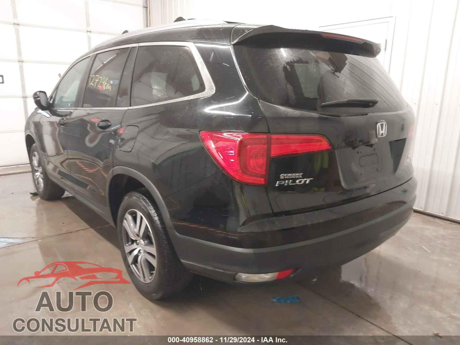 HONDA PILOT 2017 - 5FNYF6H51HB032859