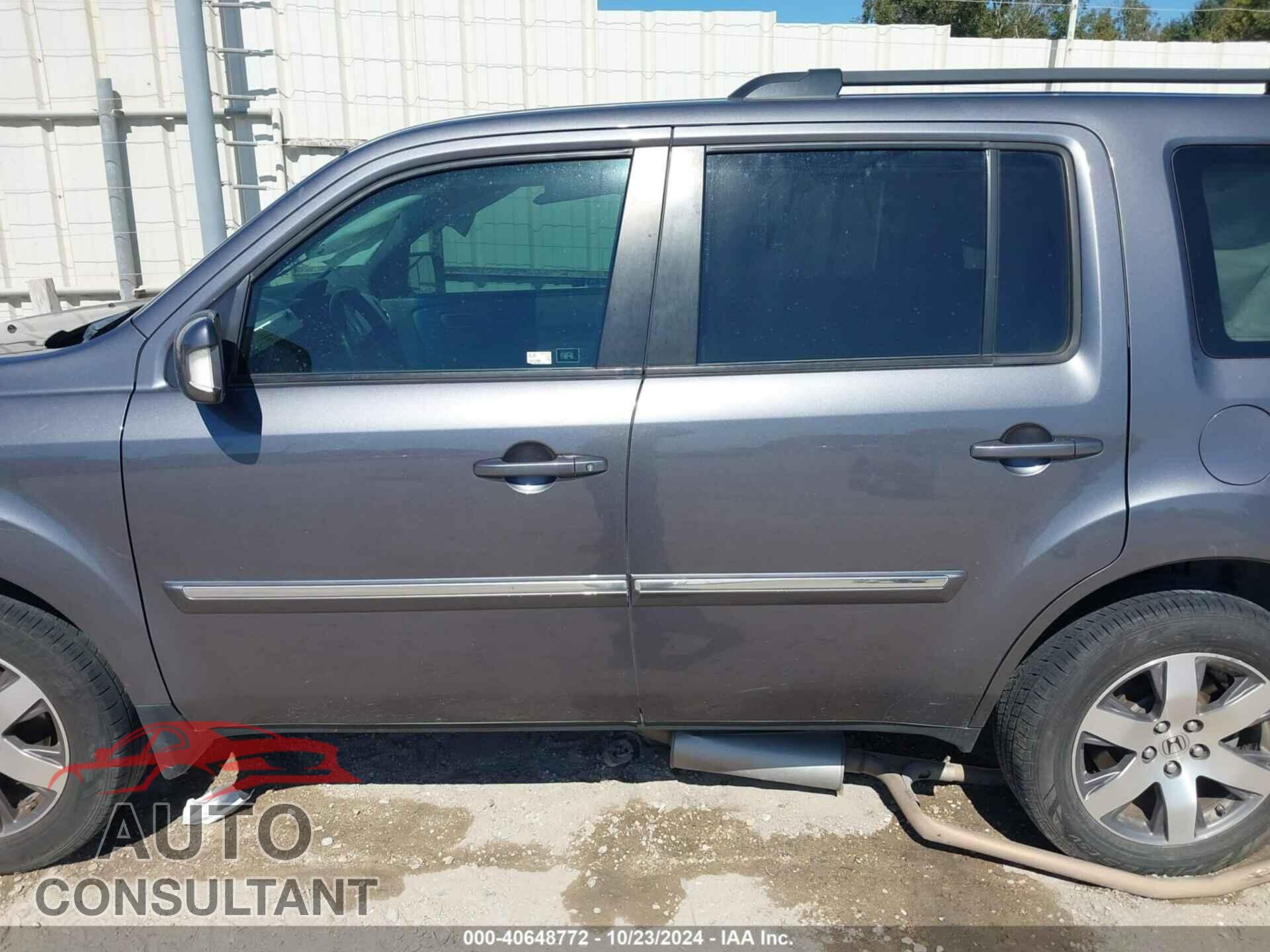 HONDA PILOT 2015 - 5FNYF3H92FB011890