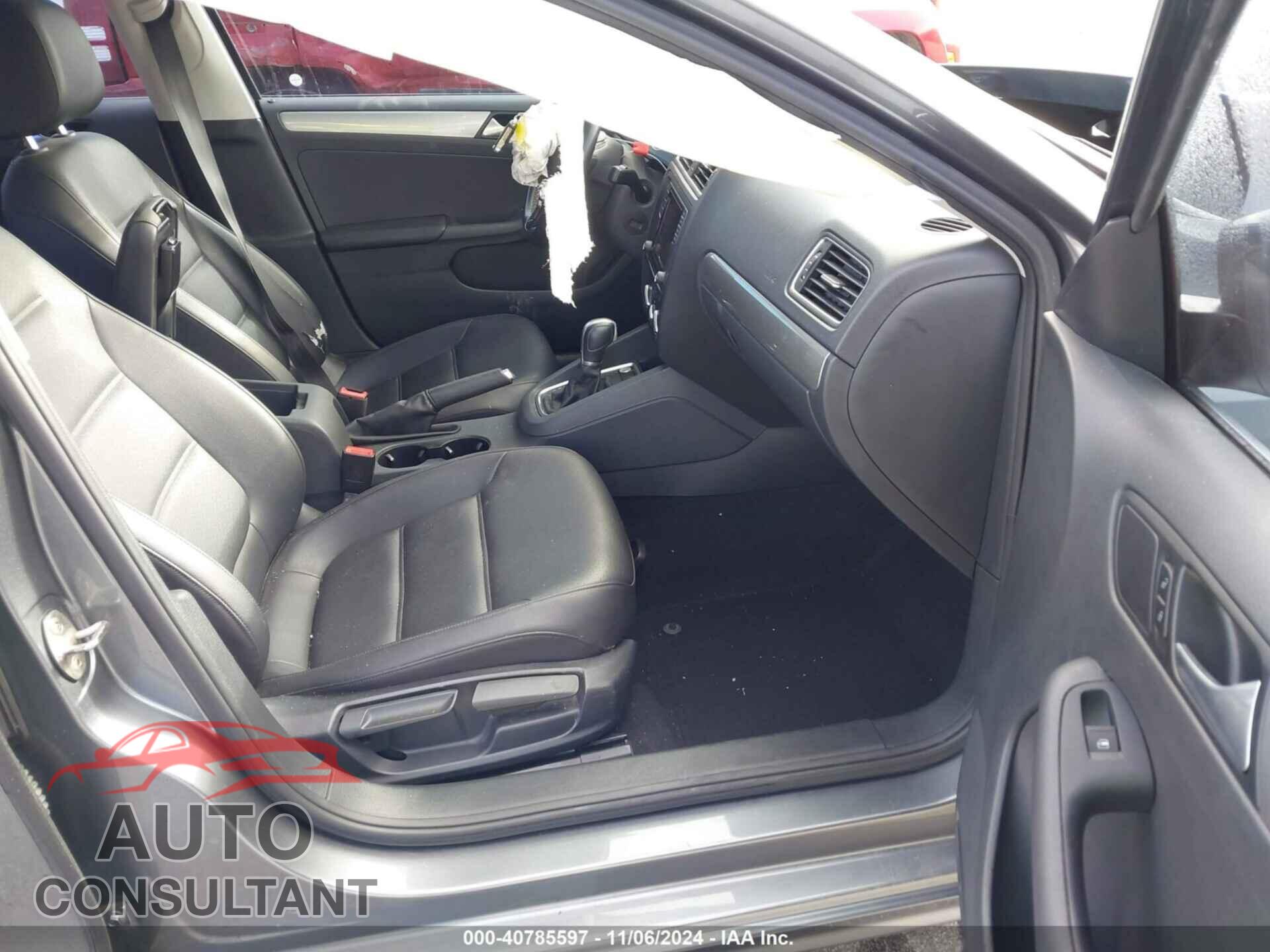 VOLKSWAGEN JETTA 2017 - 3VWDB7AJ5HM216041