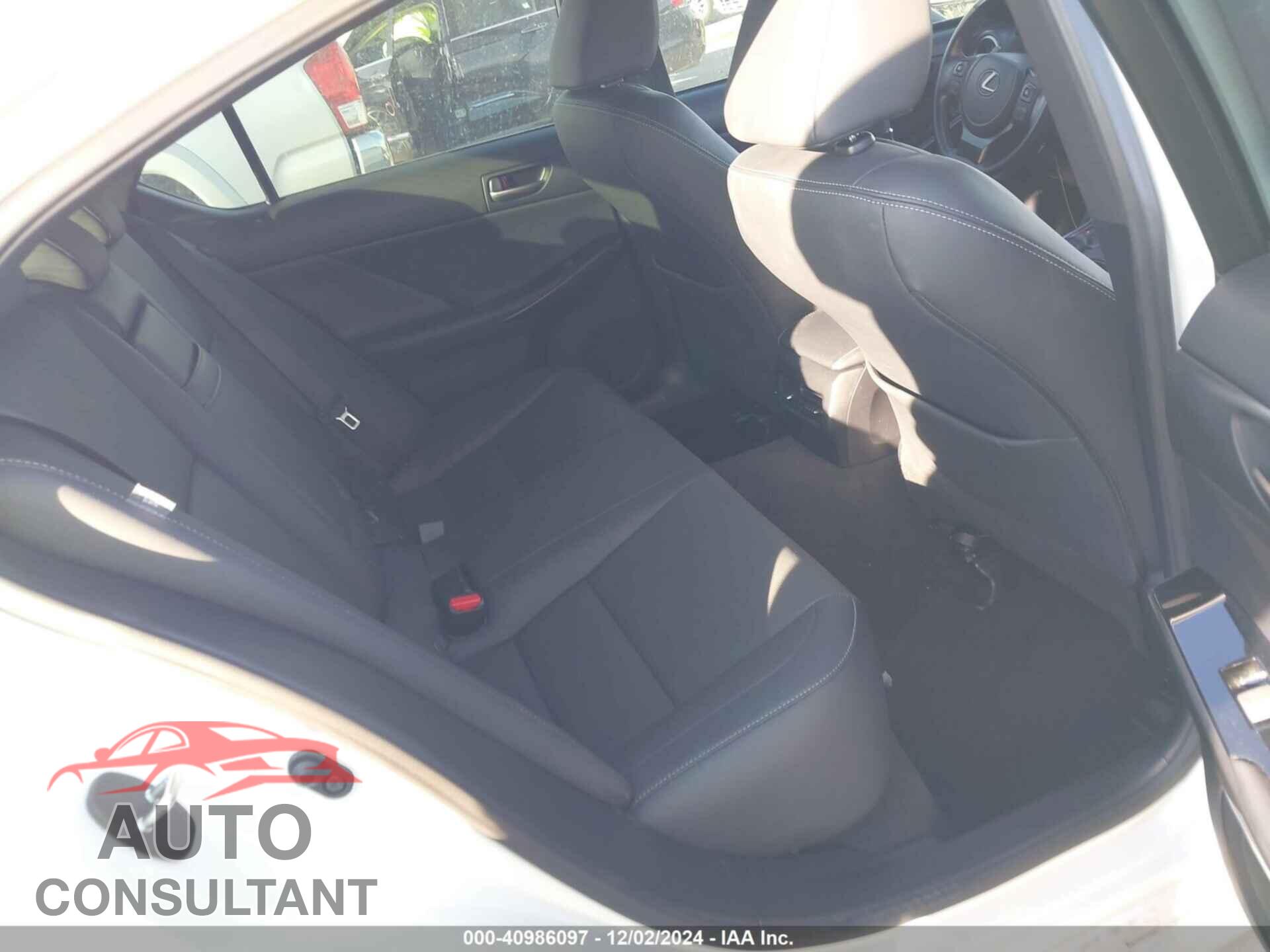 LEXUS IS 300 2021 - JTHAA1D2XM5110693