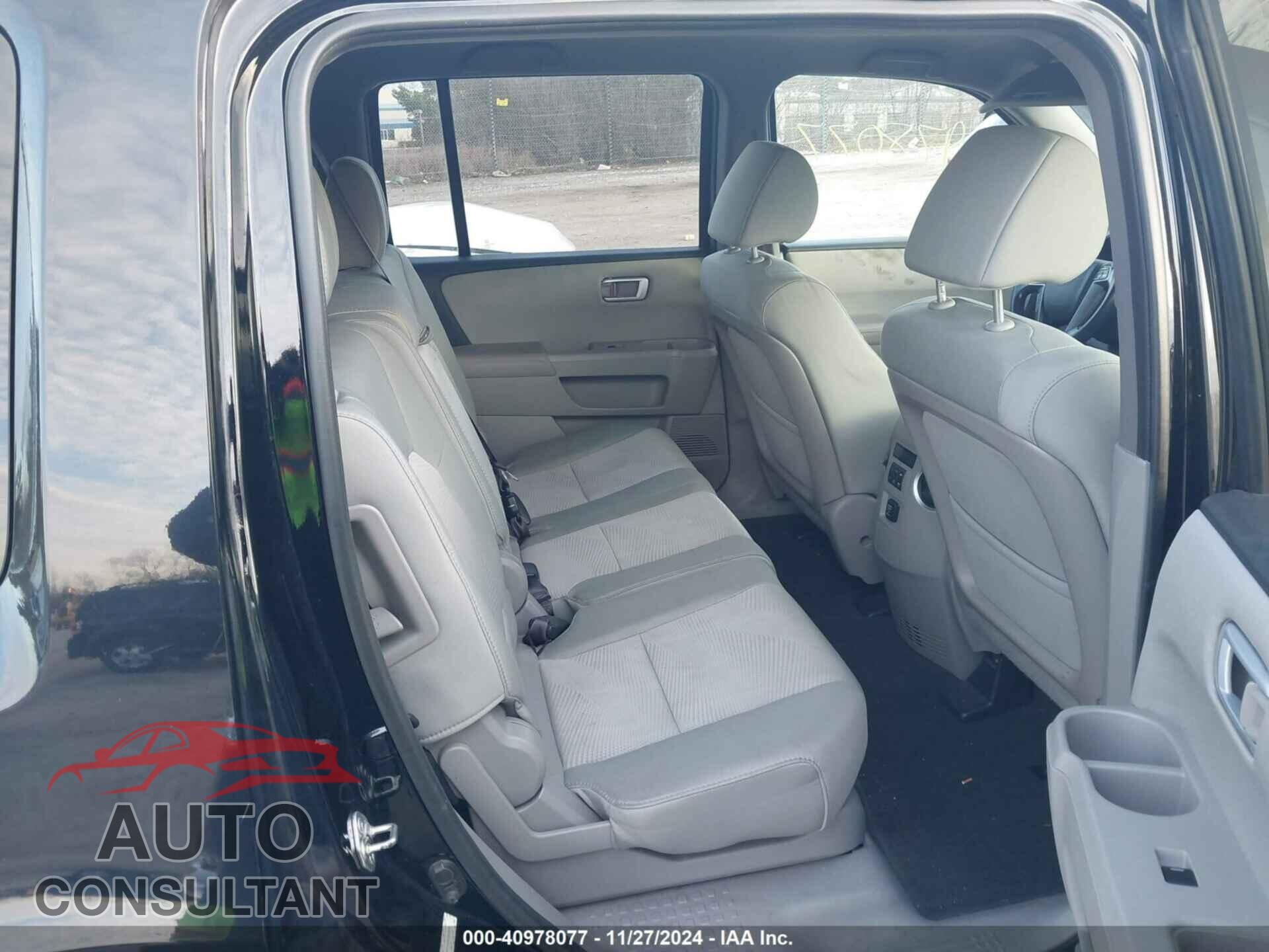 HONDA PILOT 2015 - 5FNYF4H26FB068098