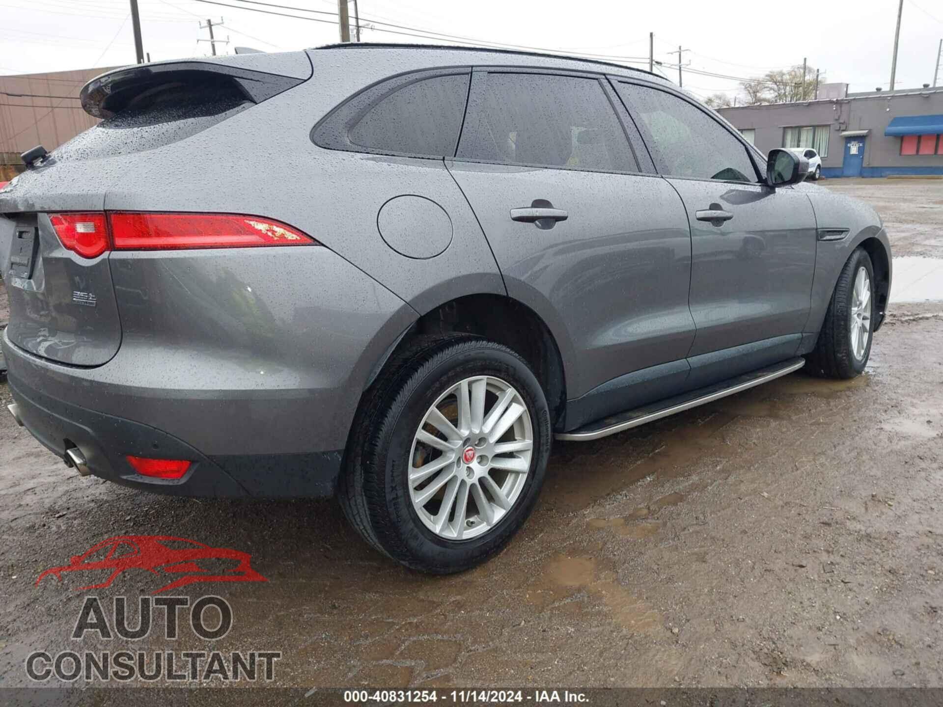 JAGUAR F-PACE 2017 - SADCK2BV8HA892066