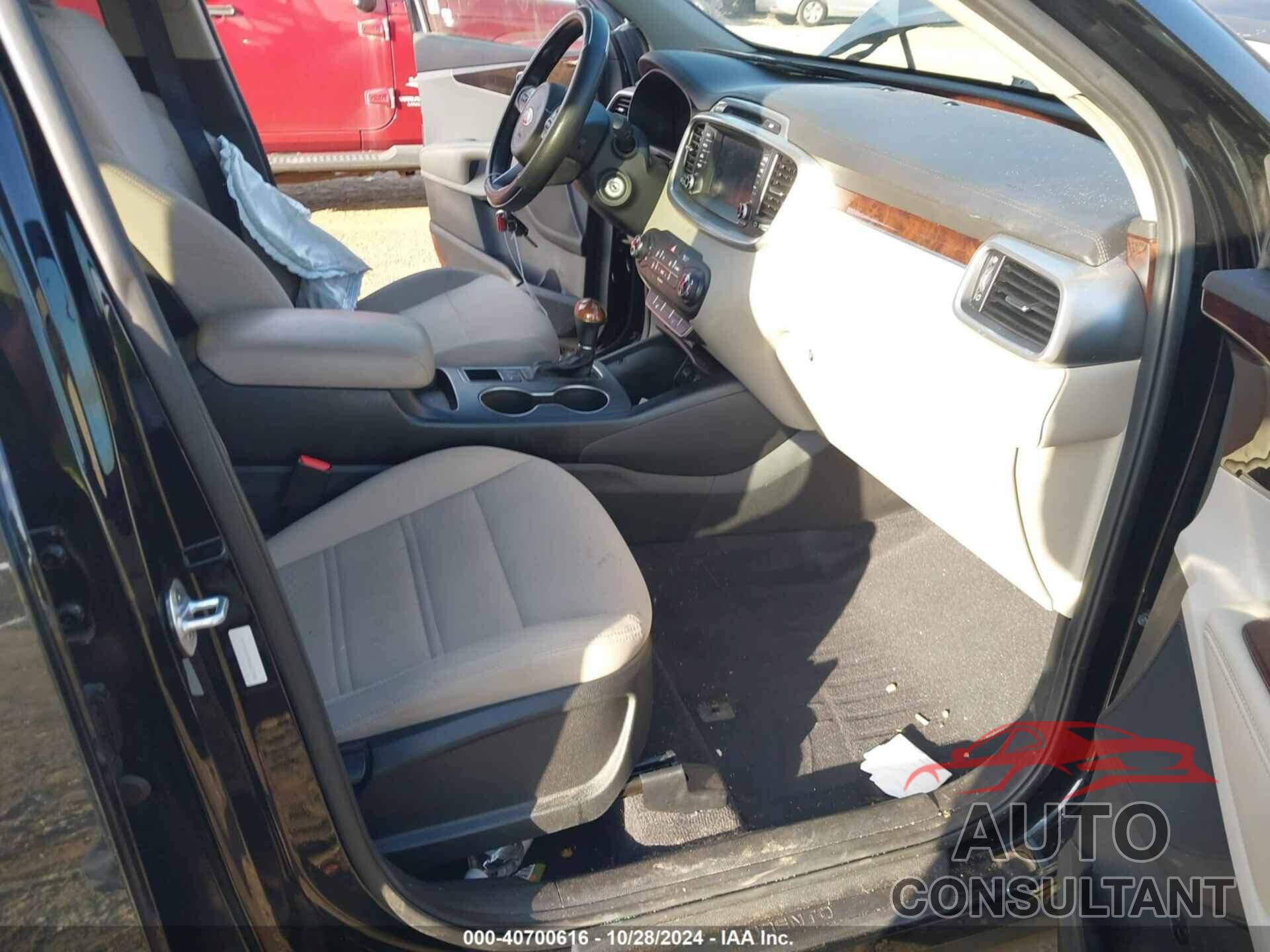 KIA SORENTO 2017 - 5XYPGDA35HG237485