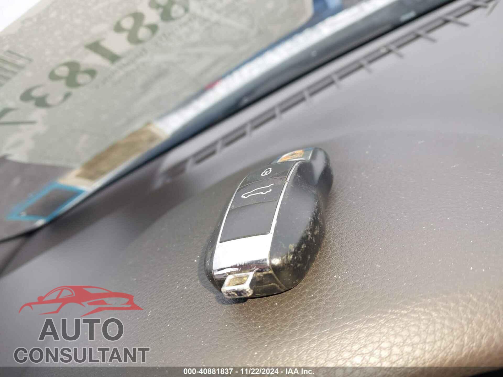 PORSCHE CAYENNE 2017 - WP1AA2A29HKA84489