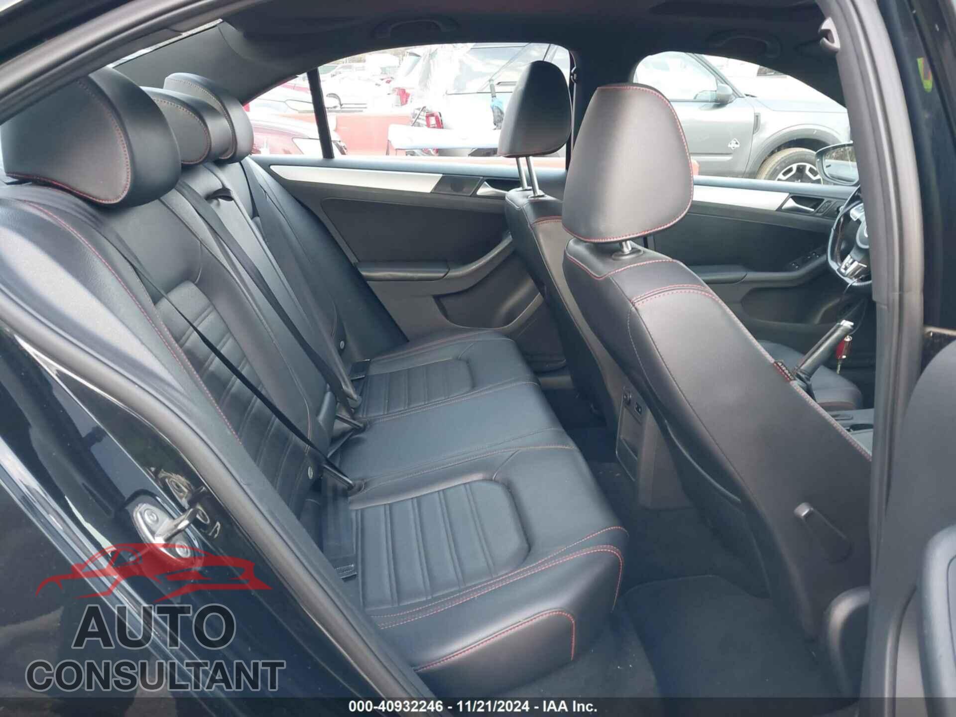 VOLKSWAGEN JETTA 2013 - 3VW5A7AJ2DM379151