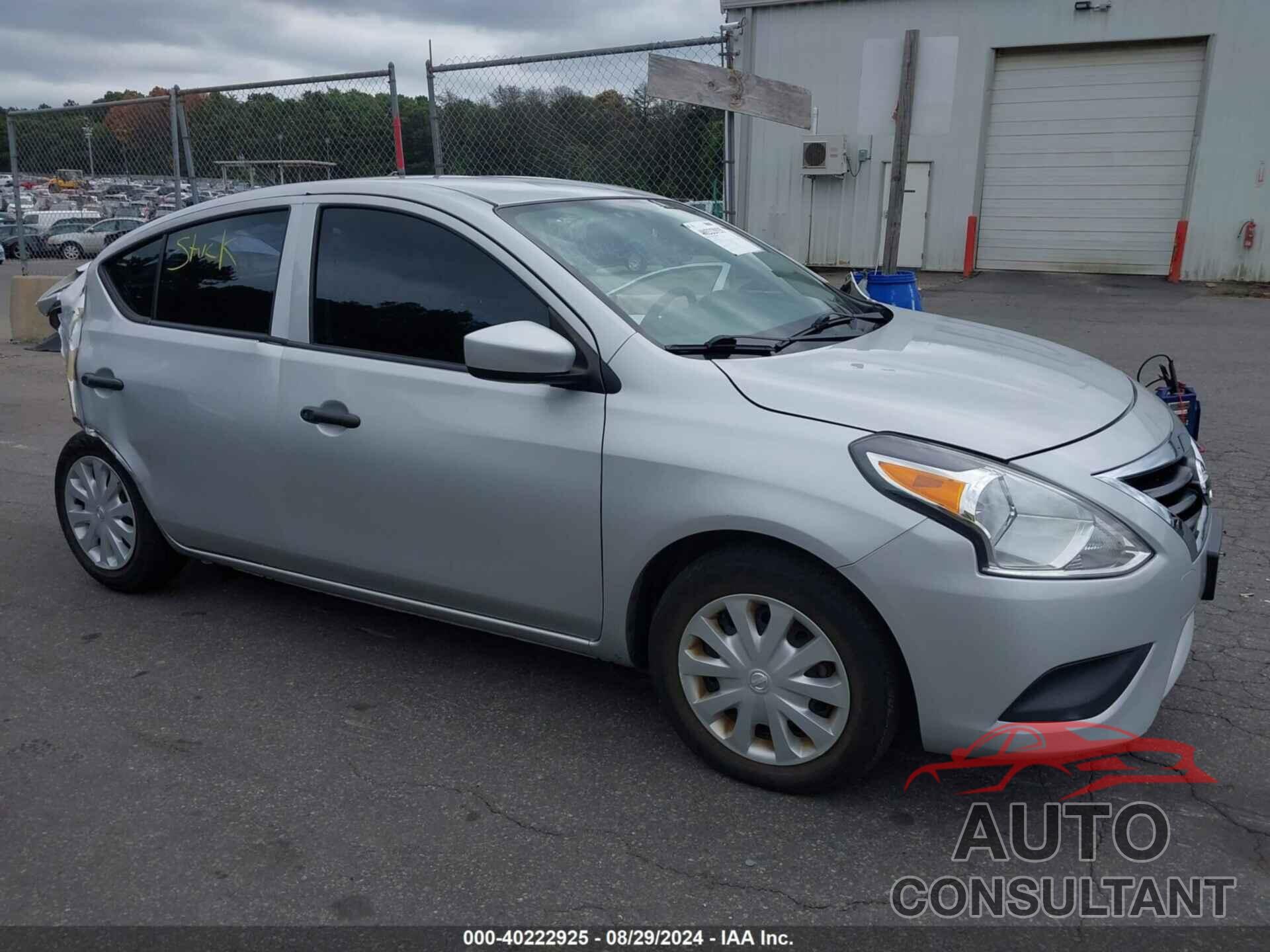 NISSAN VERSA 2018 - 3N1CN7AP9JL813363