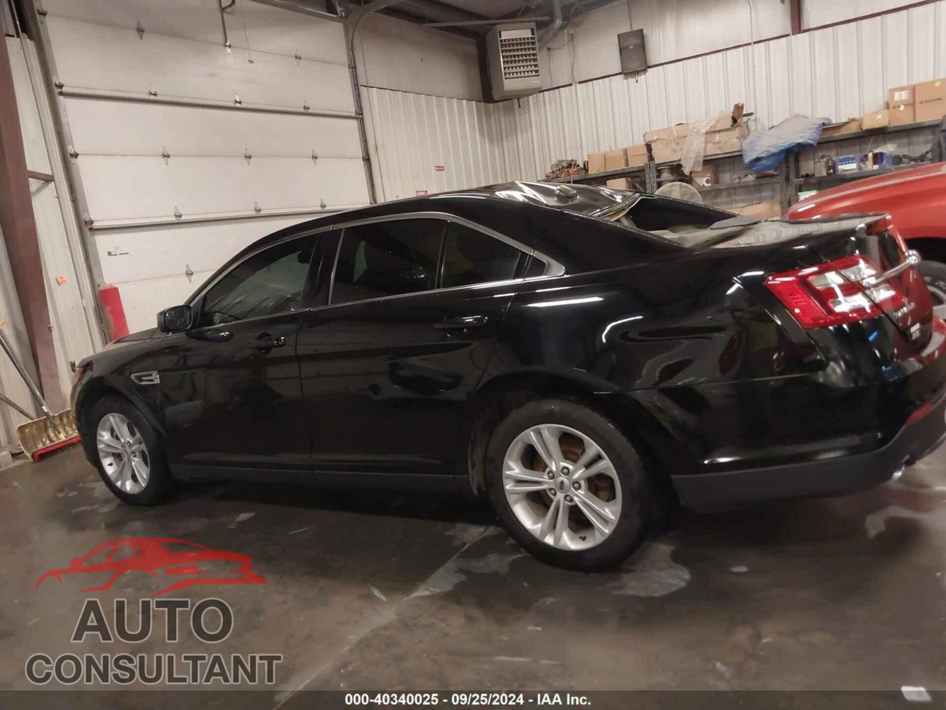 FORD TAURUS 2018 - 1FAHP2H88JG115156