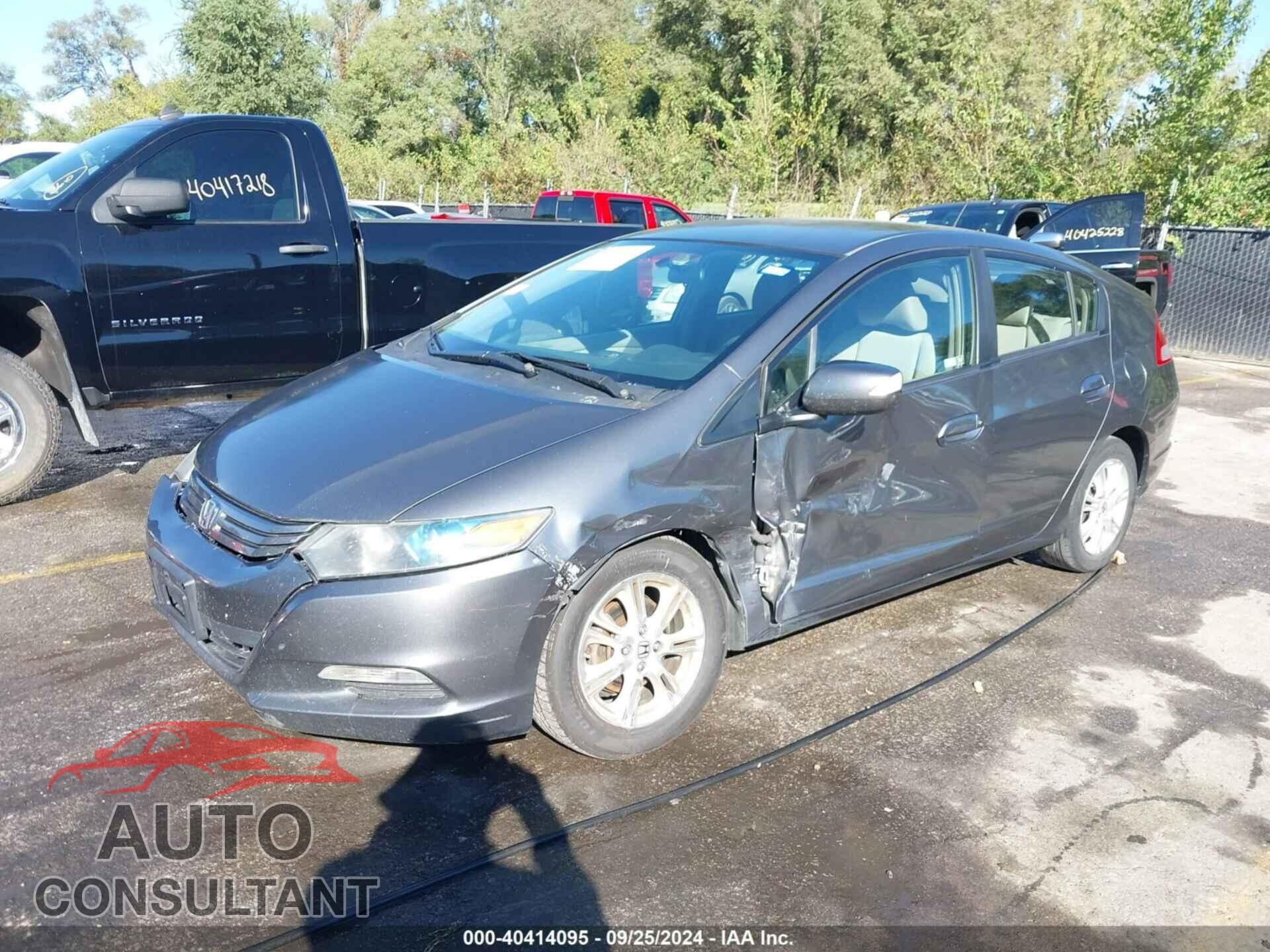HONDA INSIGHT 2011 - JHMZE2H72BS000545