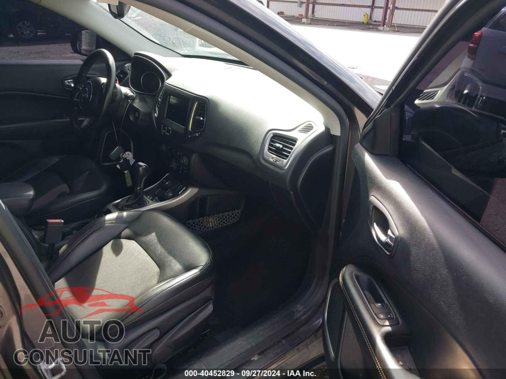 JEEP COMPASS 2018 - 3C4NJDBB4JT307877
