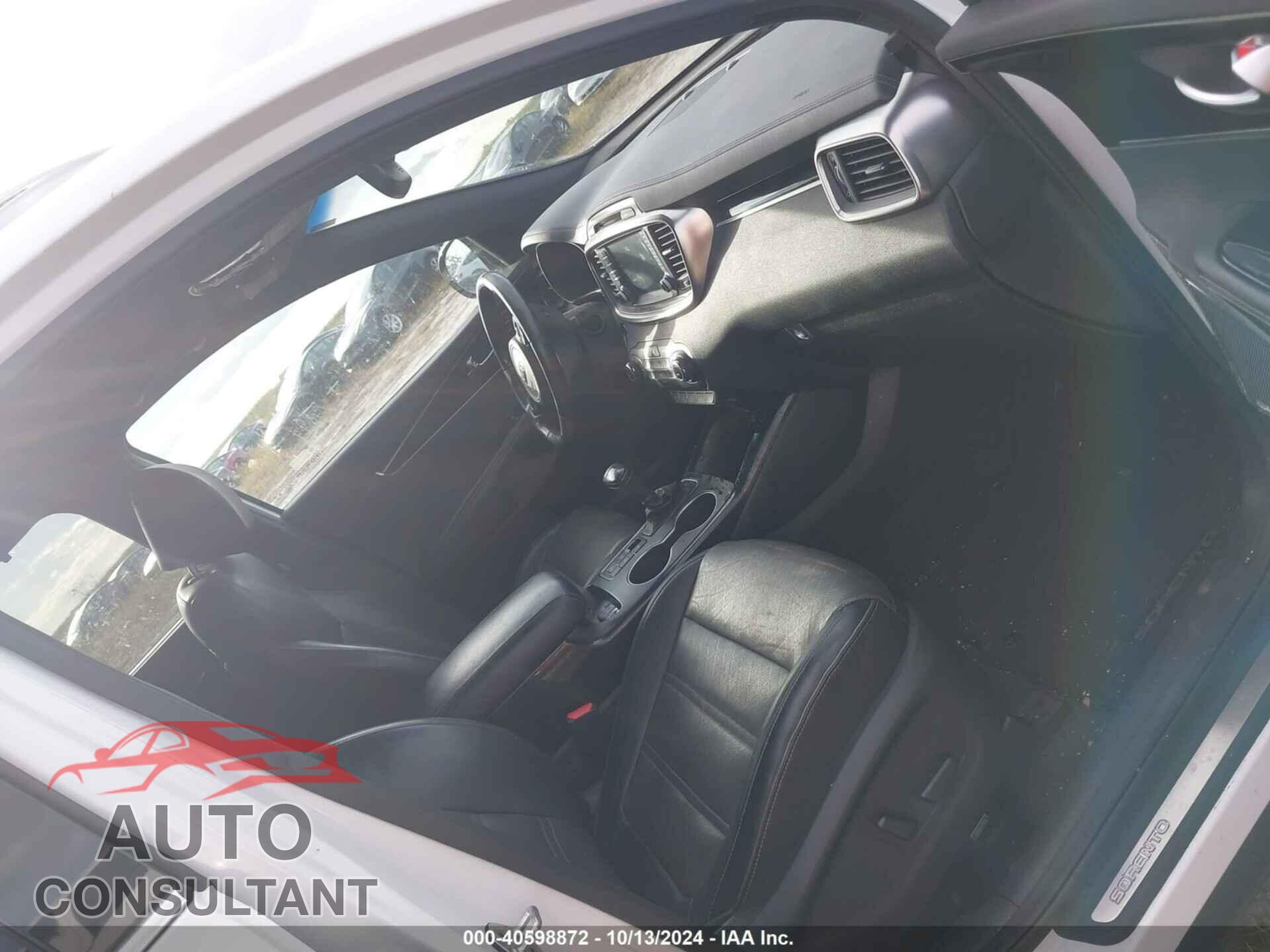 KIA SORENTO 2017 - 5XYPKDA55HG262323