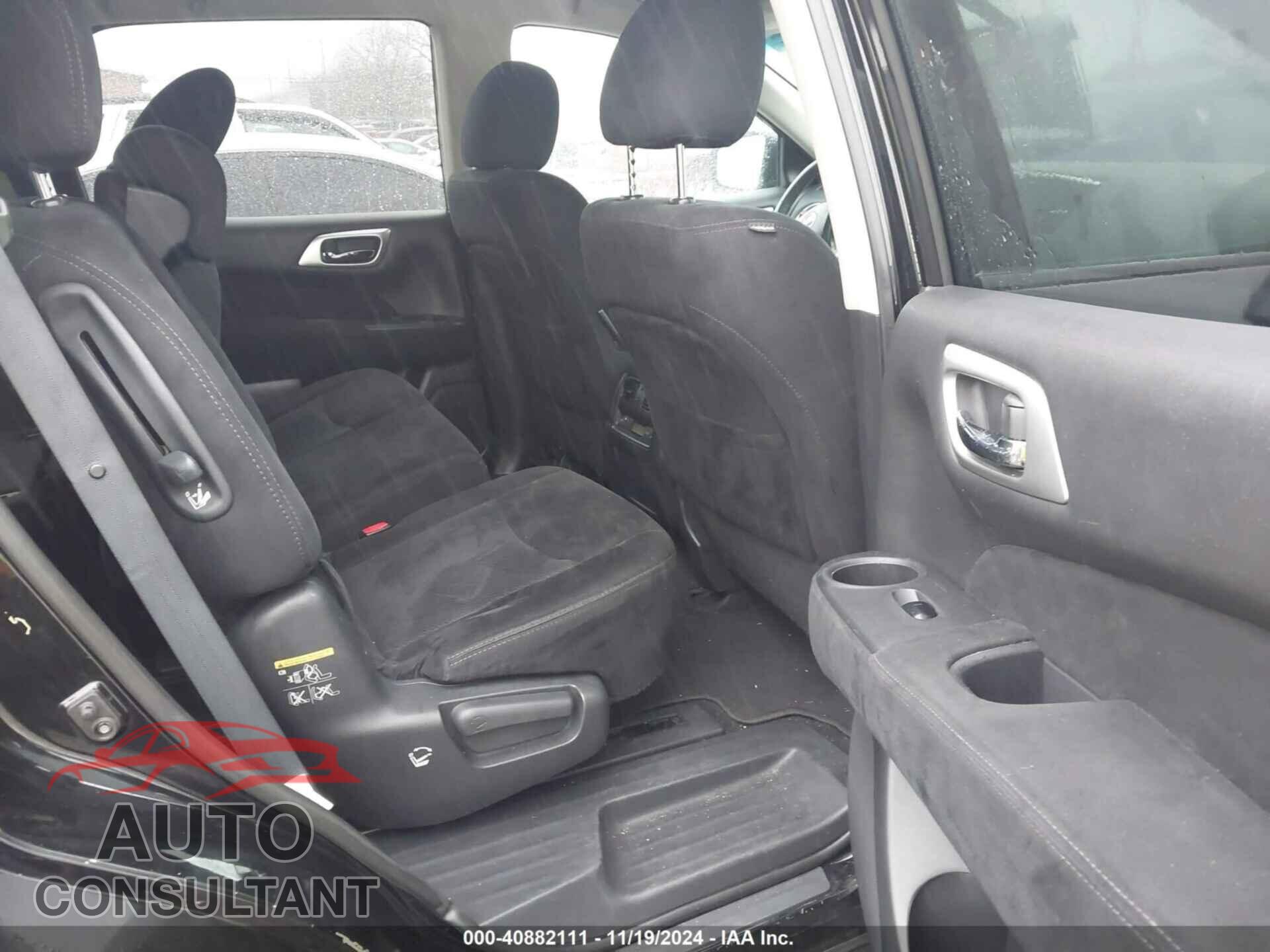 NISSAN PATHFINDER 2016 - 5N1AR2MM8GC656017